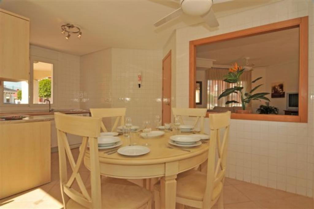 Villa photo 2