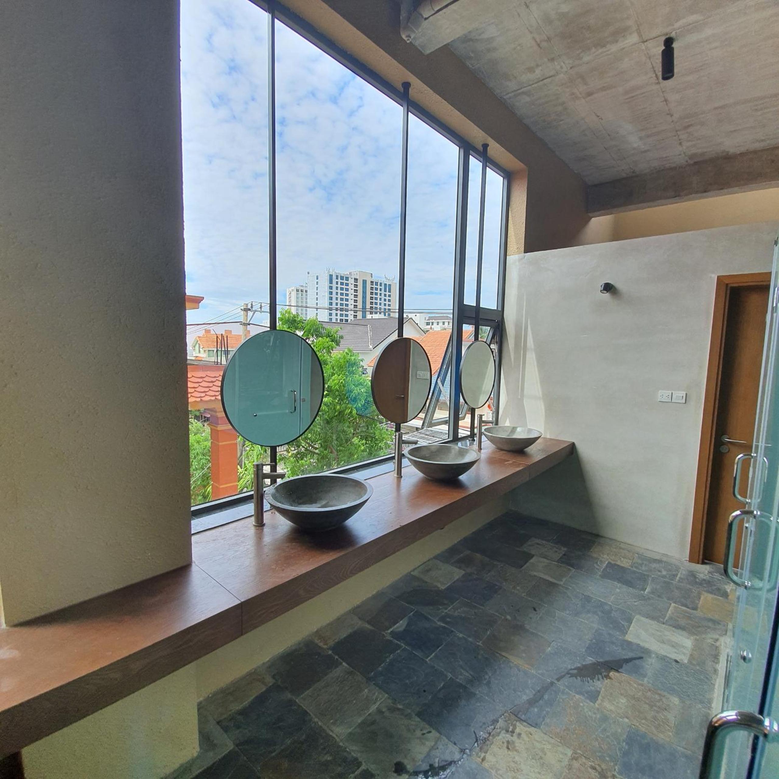 6-Bed Mixed Dormitory Room photo 3