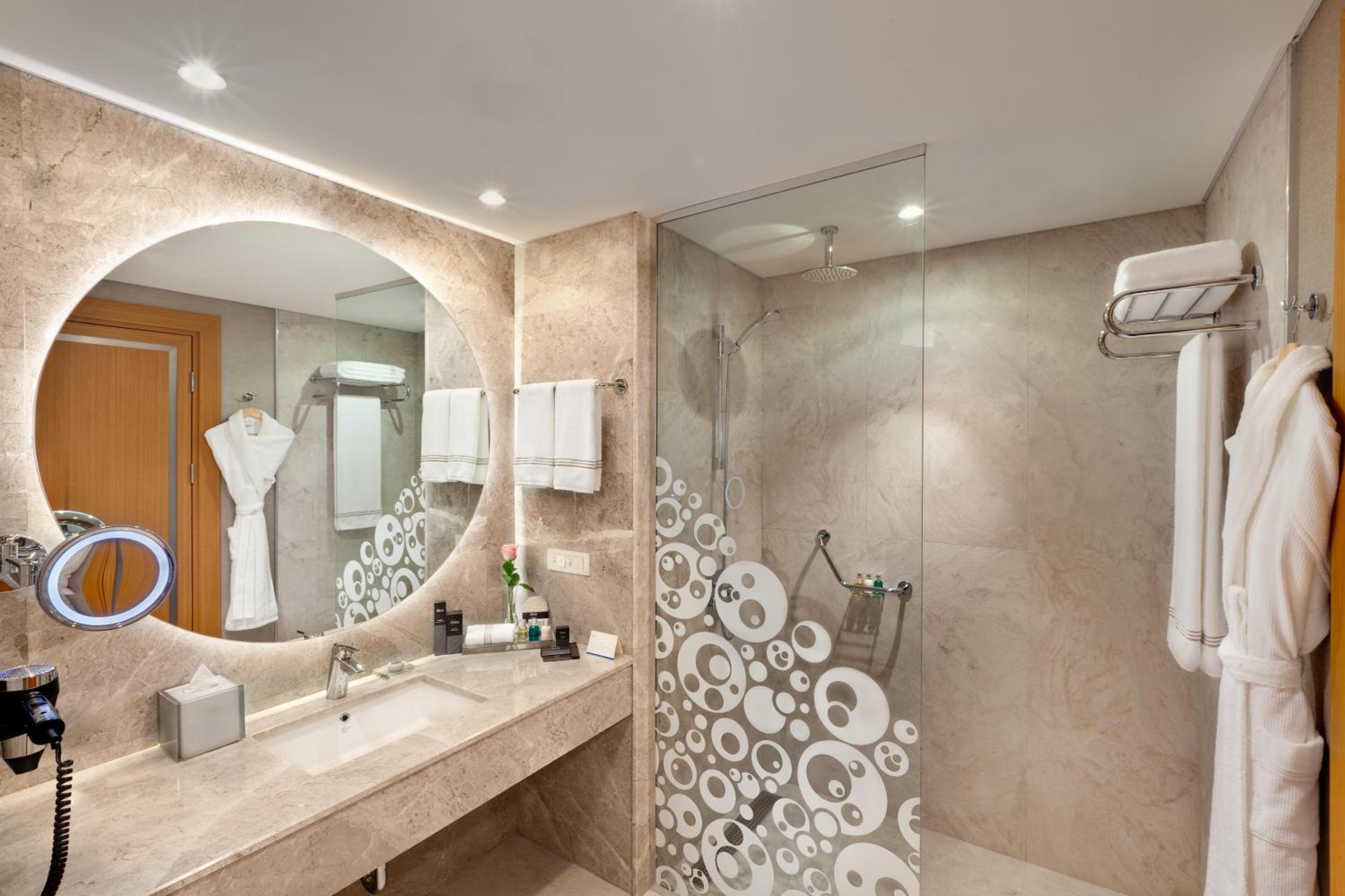 One-Bedroom Suite - Photo 1