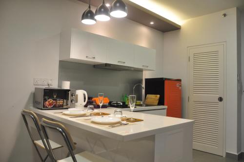 One-Bedroom Apartment photo 2