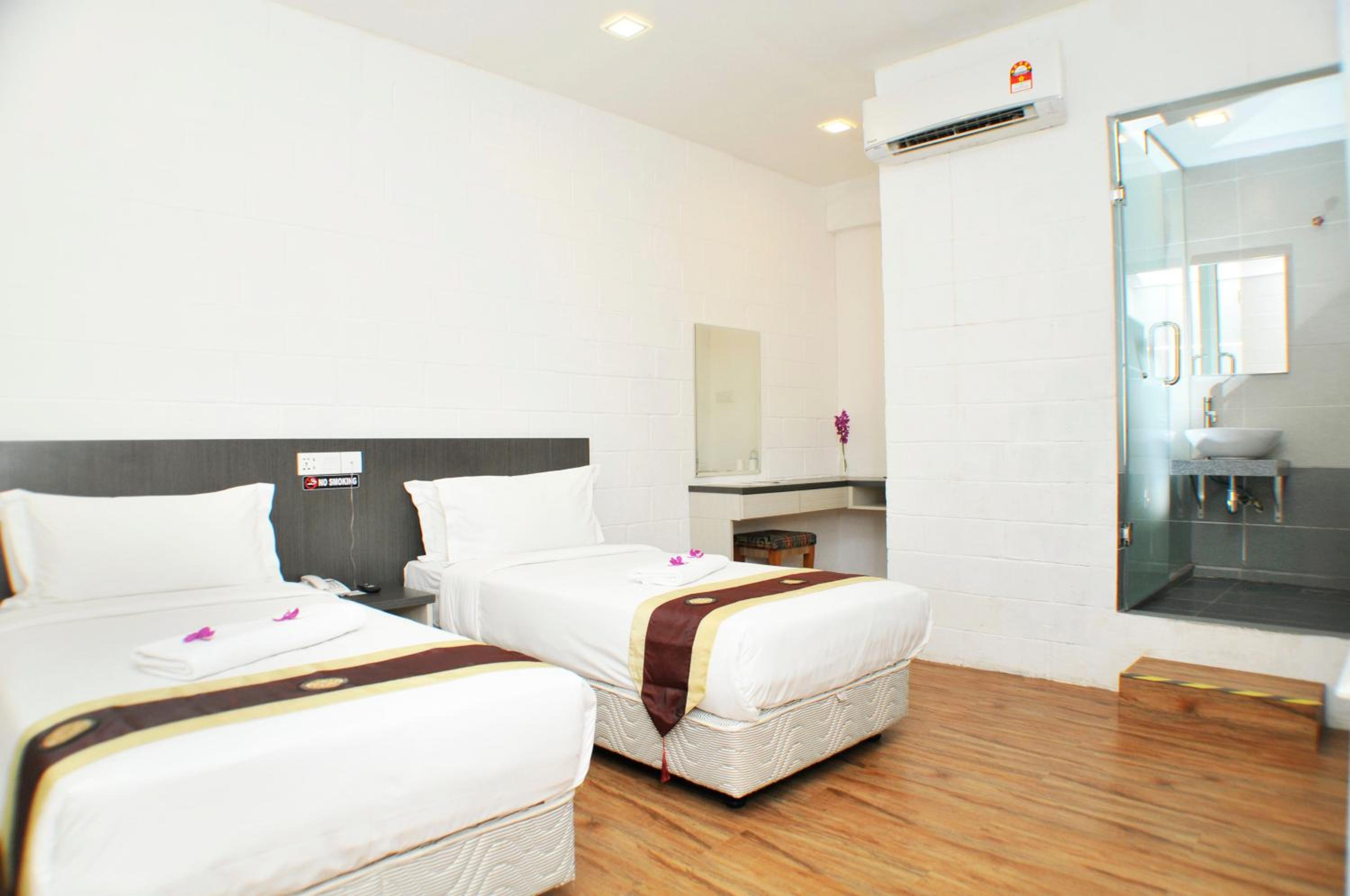 Standard Twin Room (No Window) photo 3