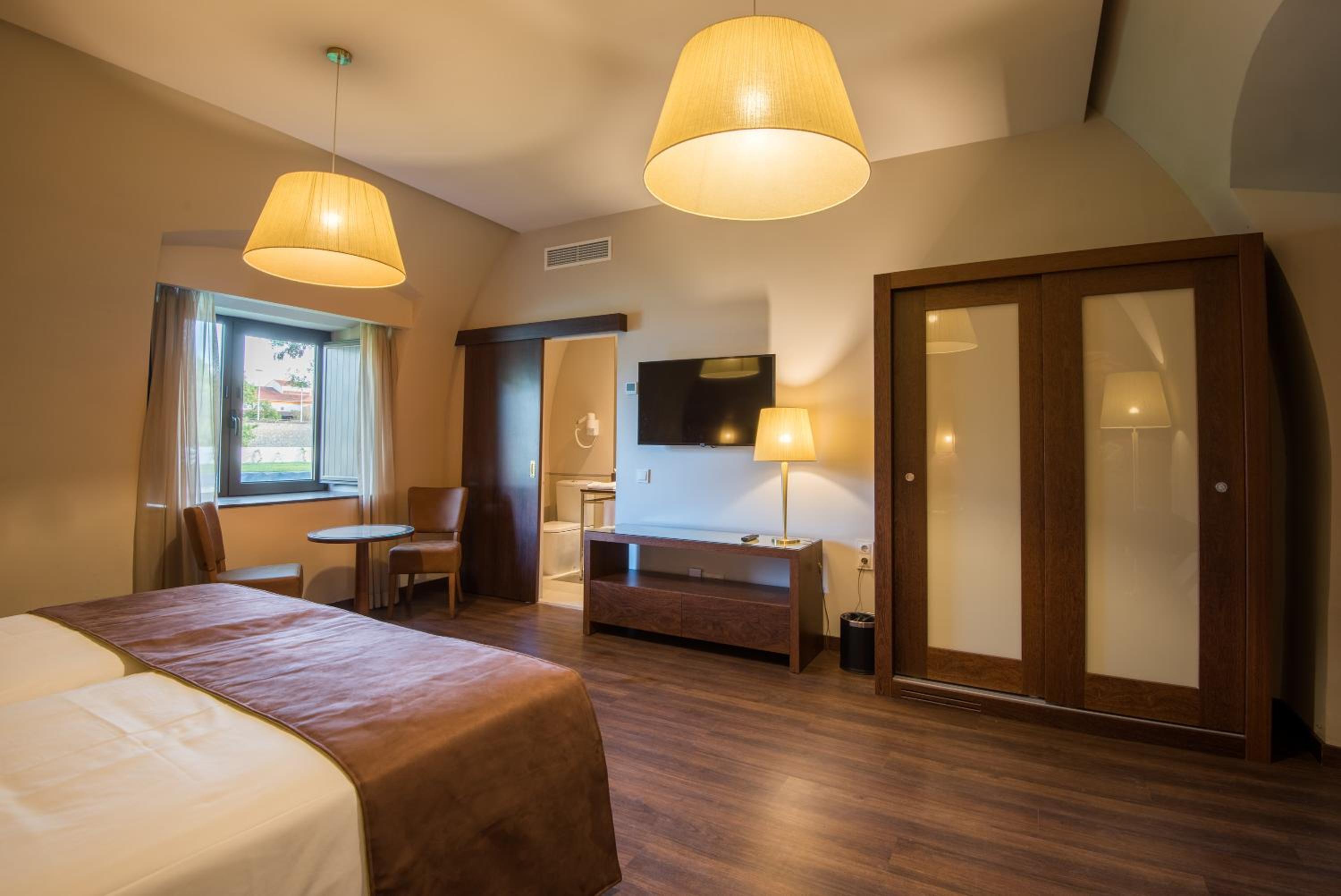 Double or Twin Room - Main Building - Photo 4