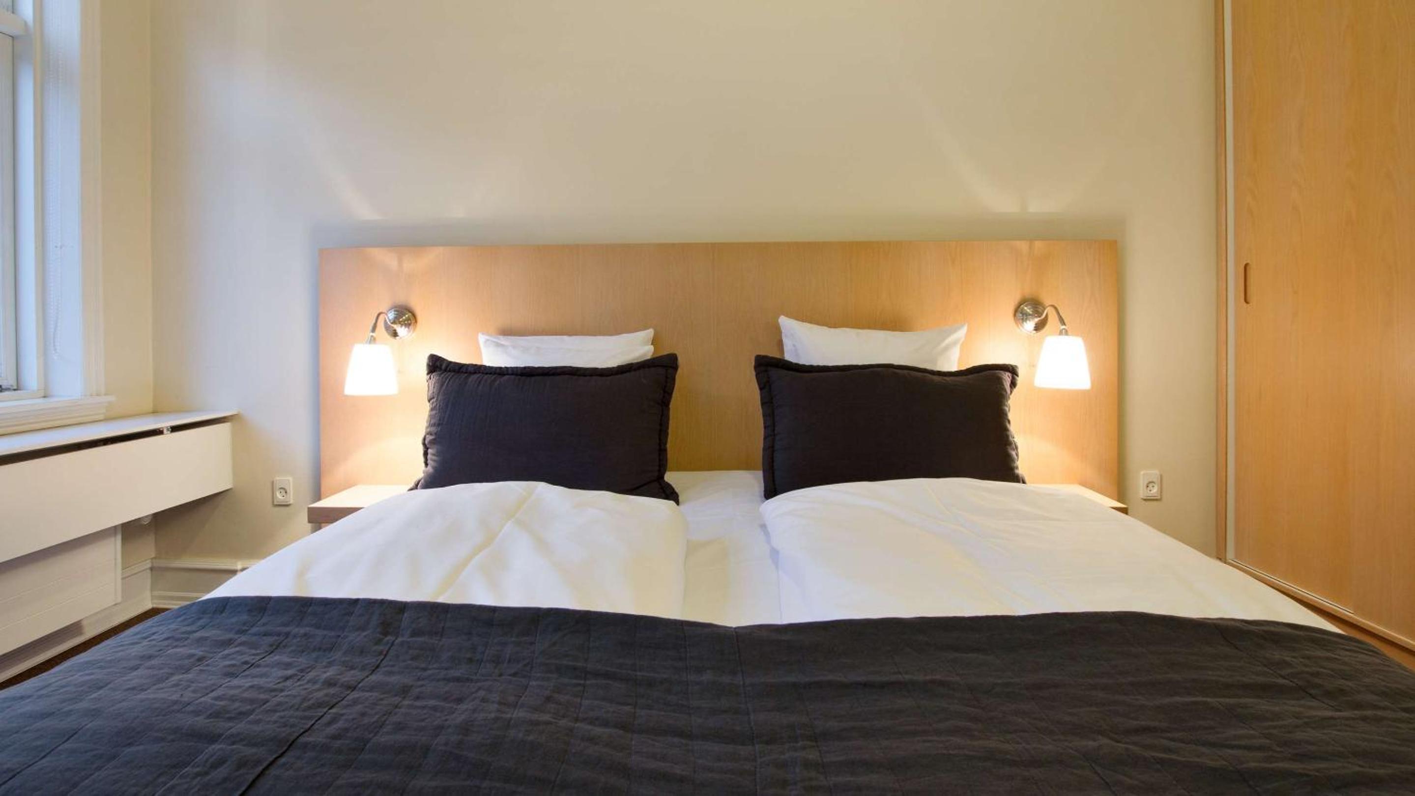 Standard Double Room - Non-Smoking - Photo 6