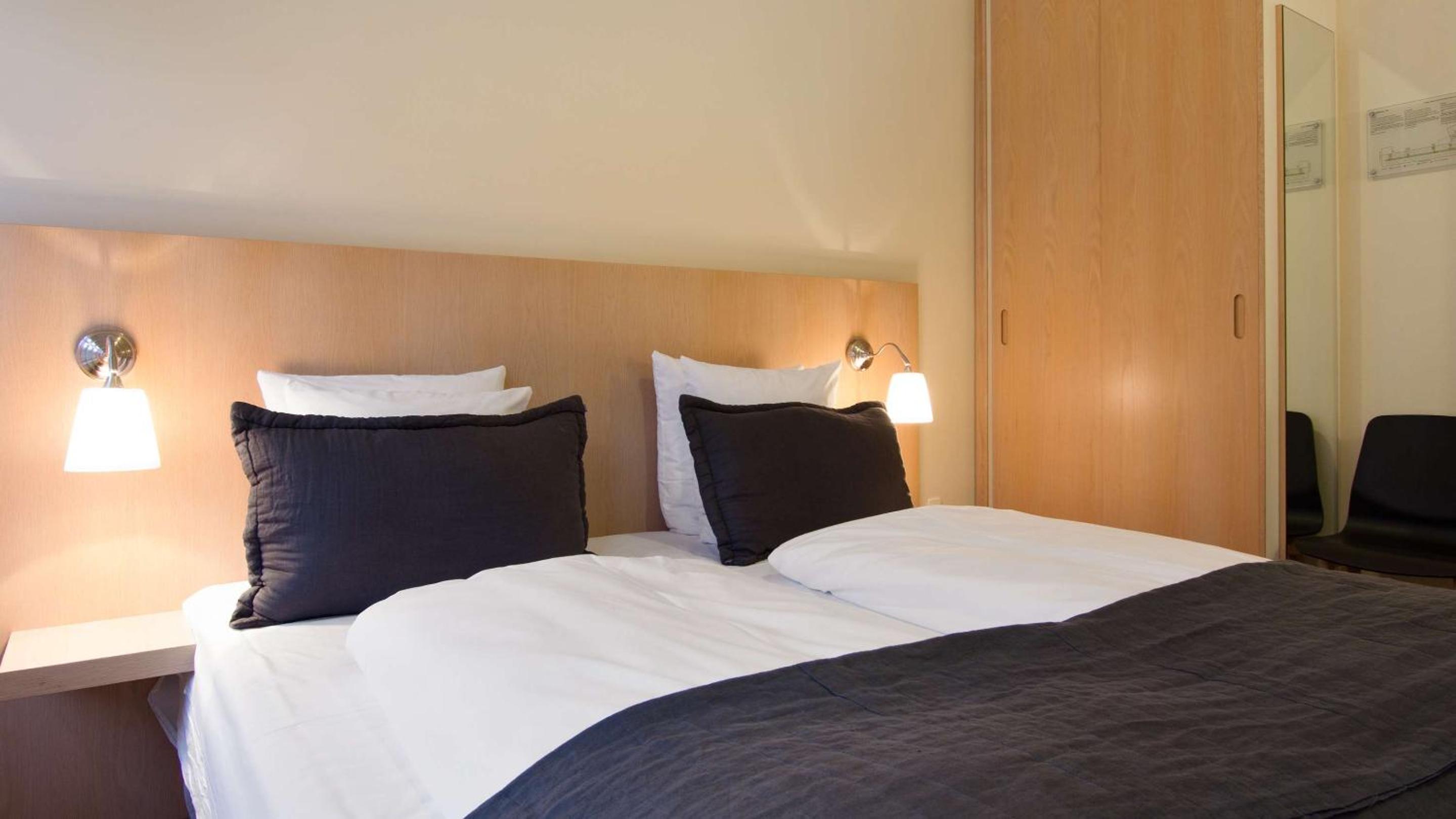 Standard Double Room - Non-Smoking - Photo 5