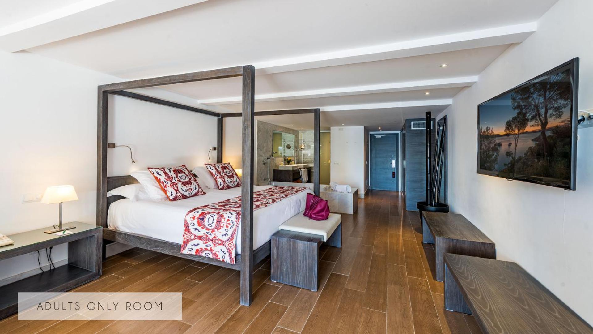 Premium Suite With Pool Access And Sea View -  Adults Only  - Spa Access Included