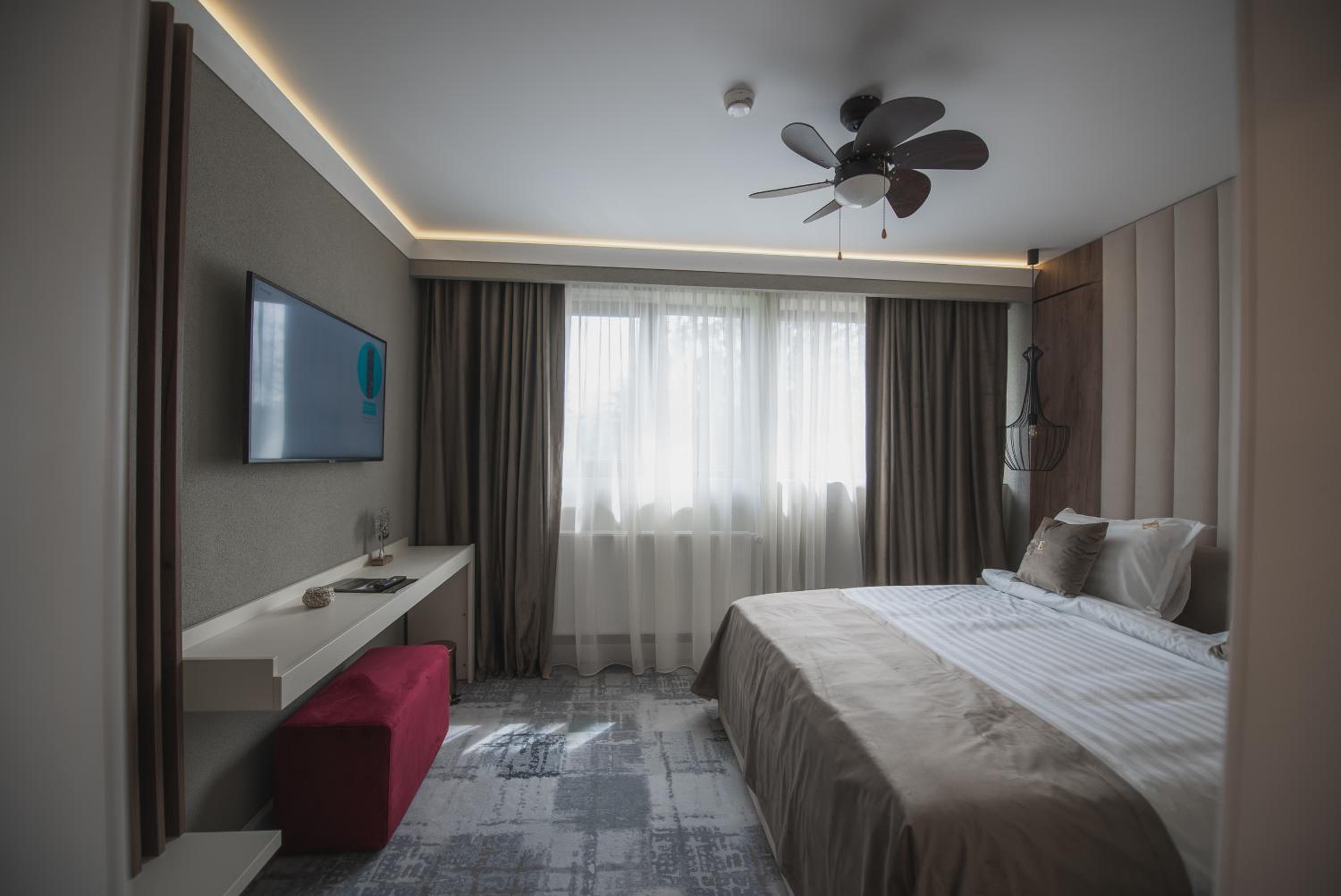 Standard Double Room - Photo 9