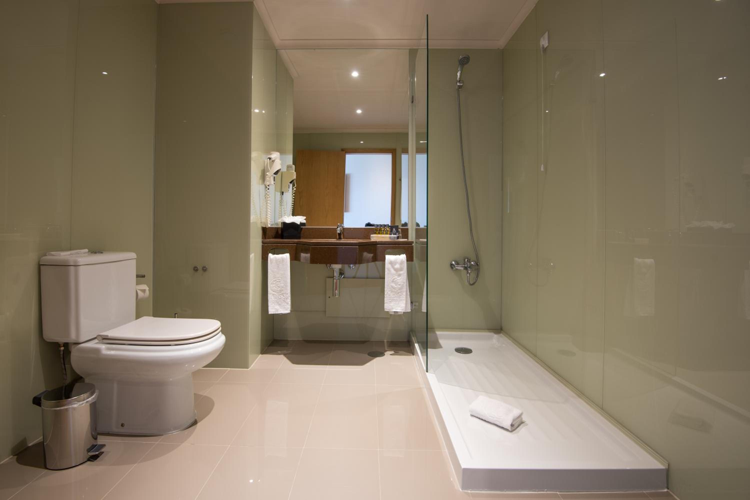 Twin Room - Photo 6