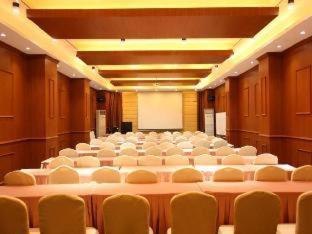 Business Twin Room A