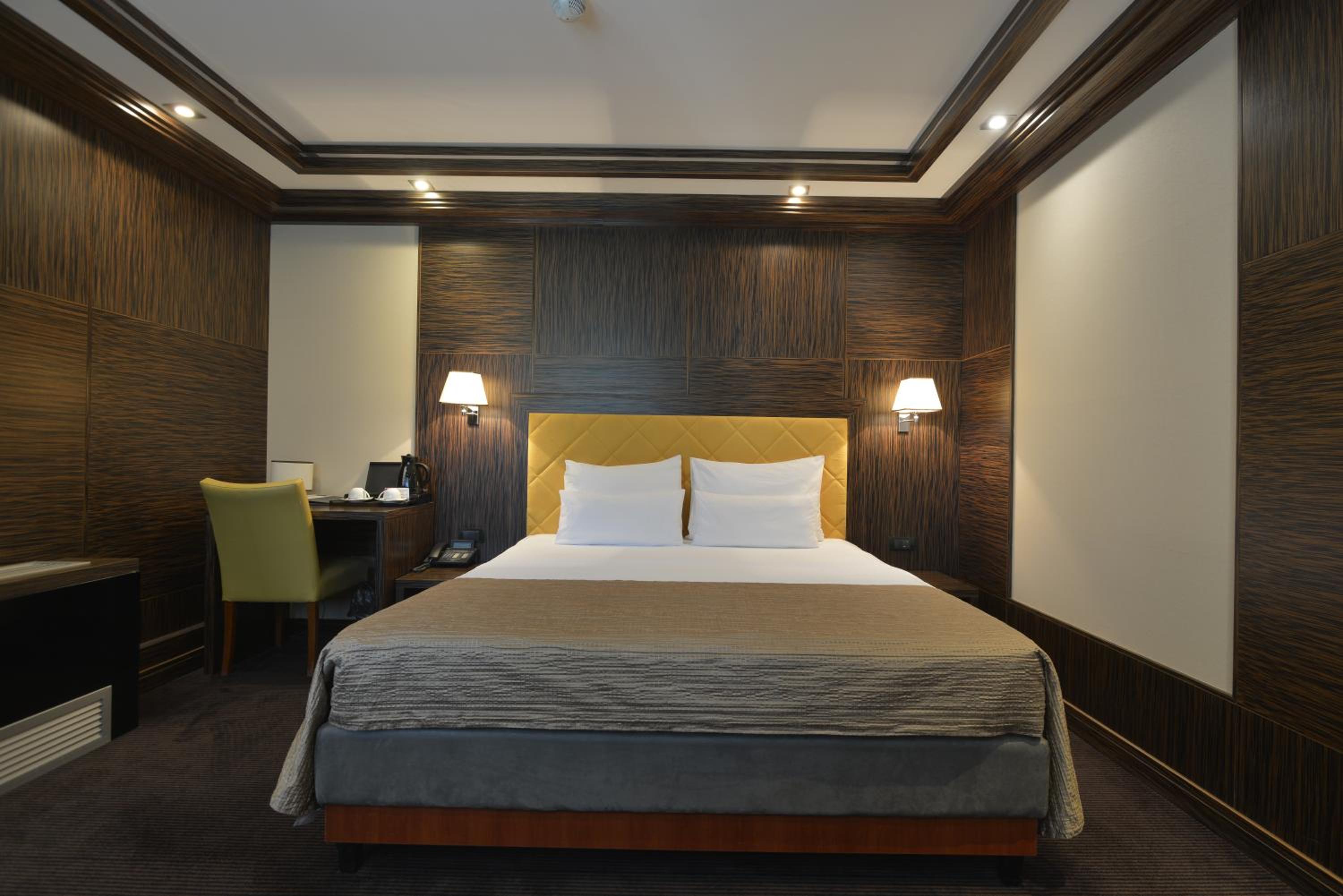 Exclusive Room - Photo 1