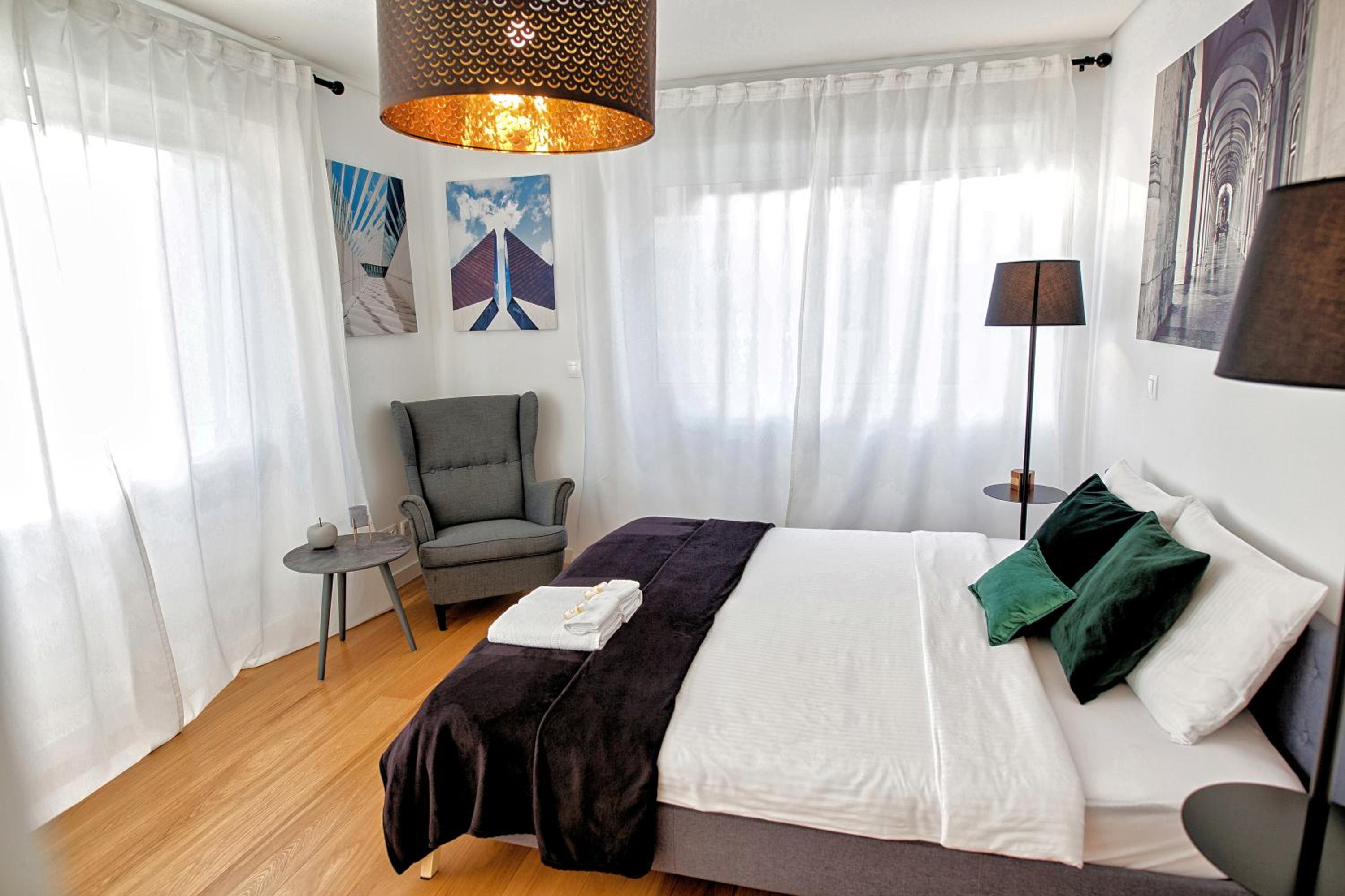 Deluxe King Room photo 2