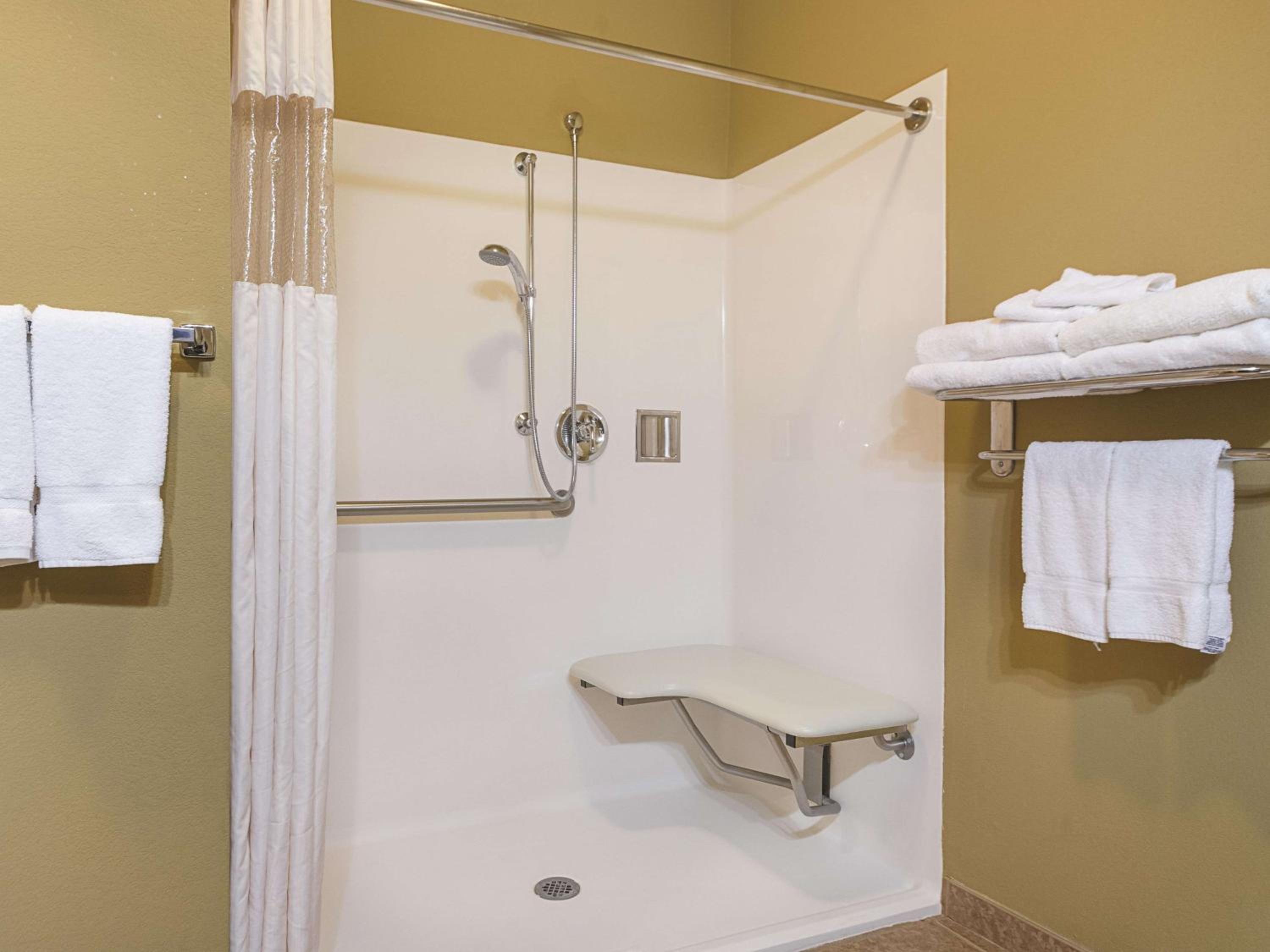 Queen Room - Mobility Access photo 2