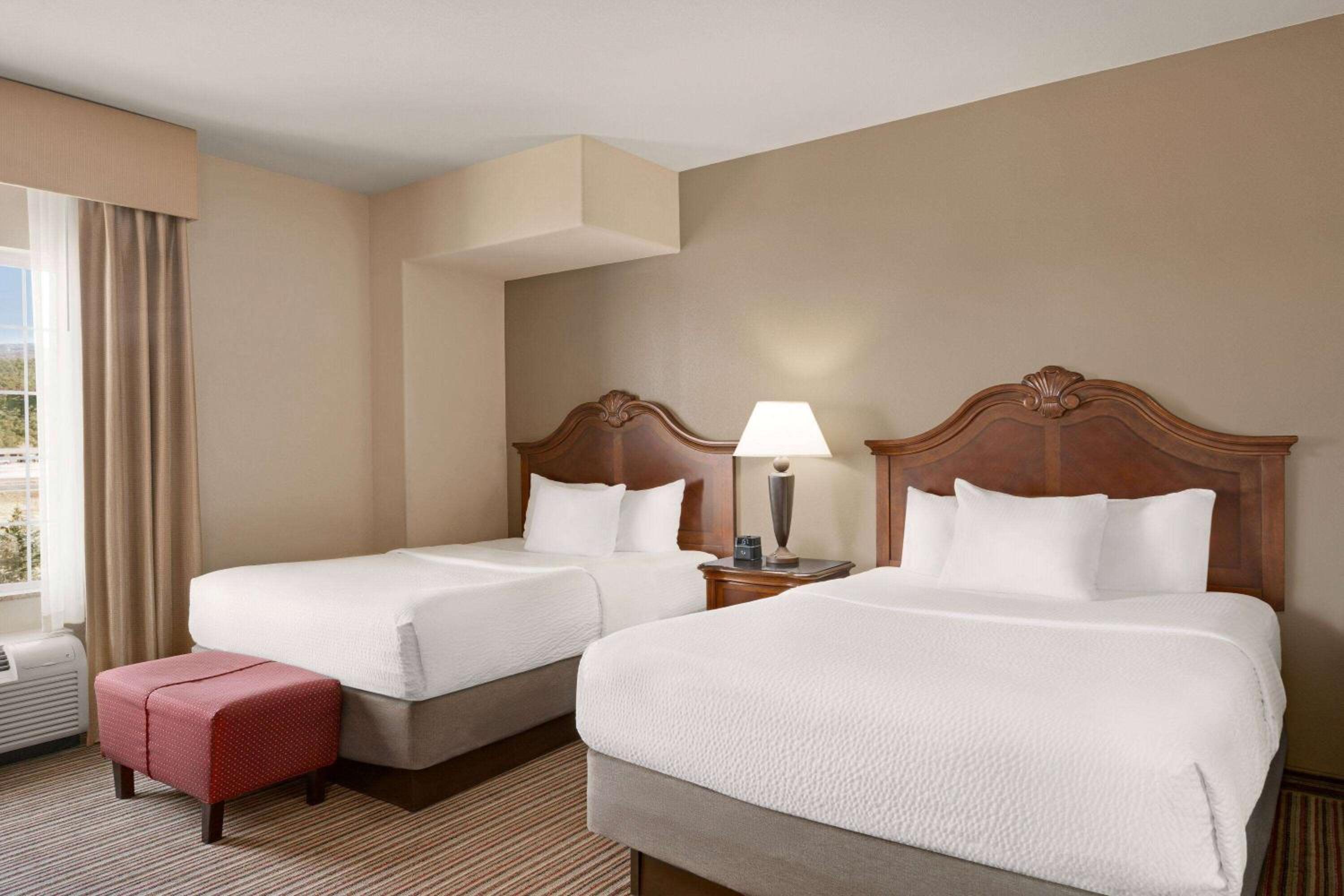 One-Bedroom Deluxe Family Suite photo 1