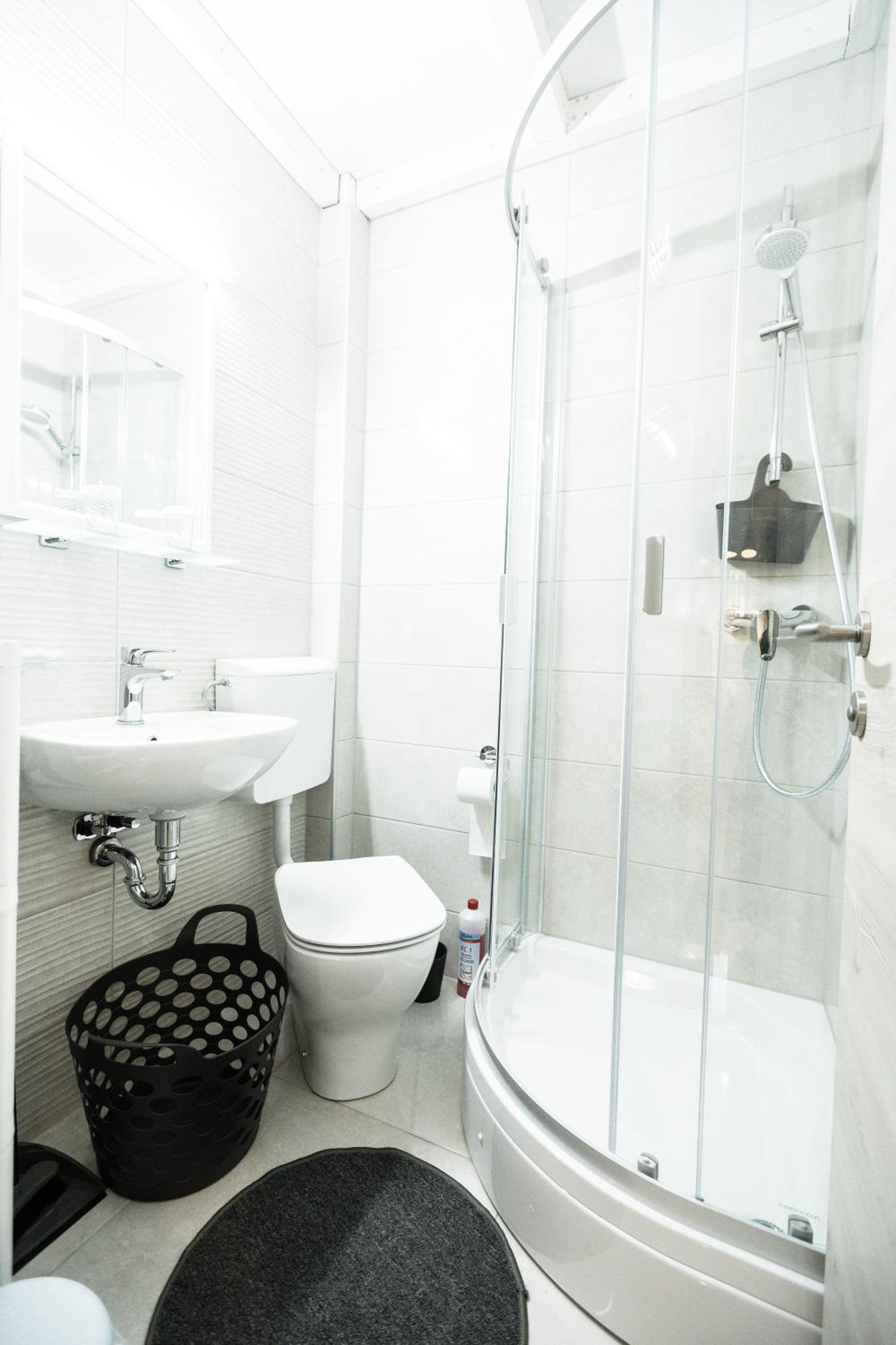 One-Bedroom Apartment - Photo 14