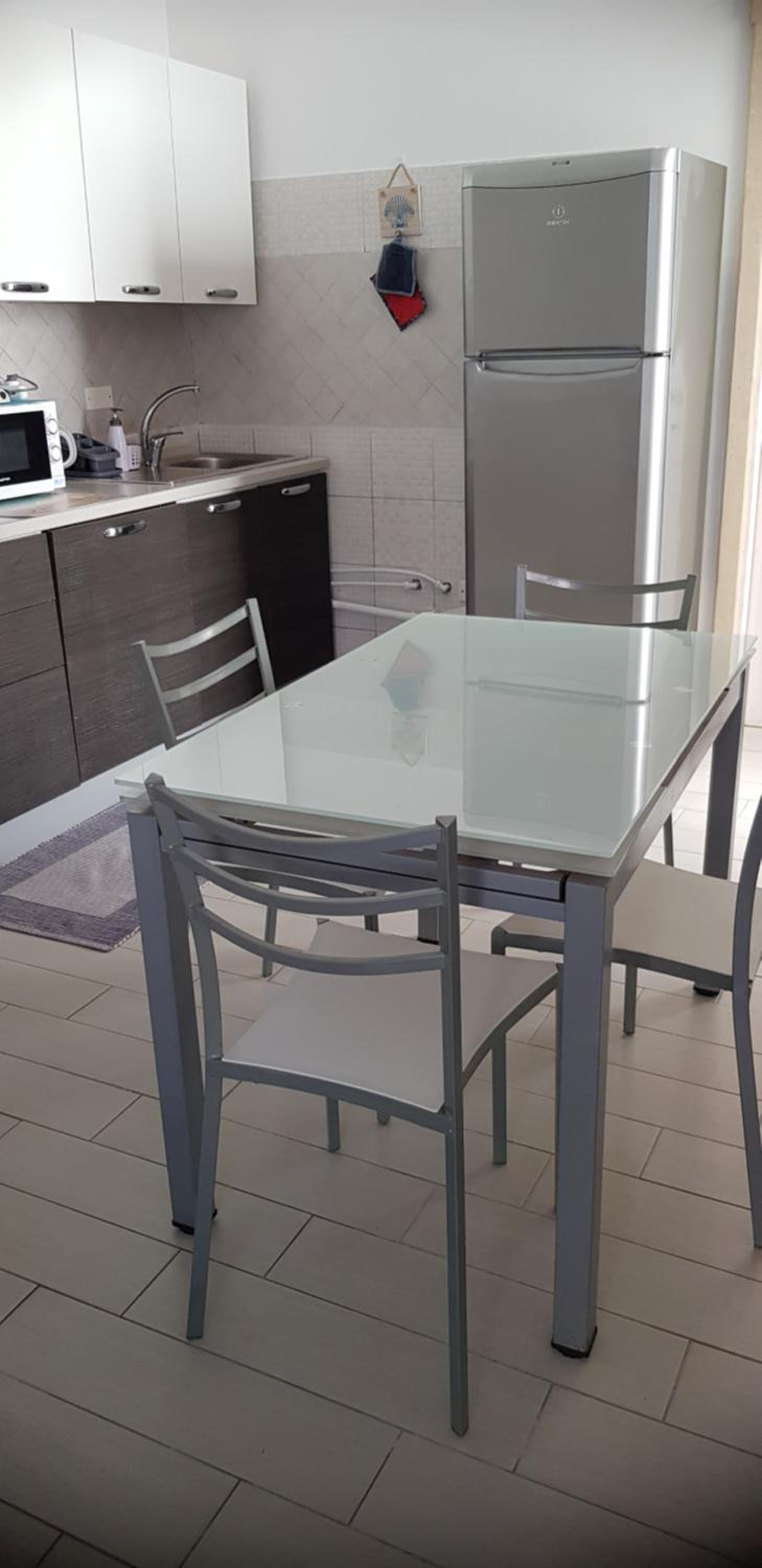 Two-Bedroom Apartment - Photo 2