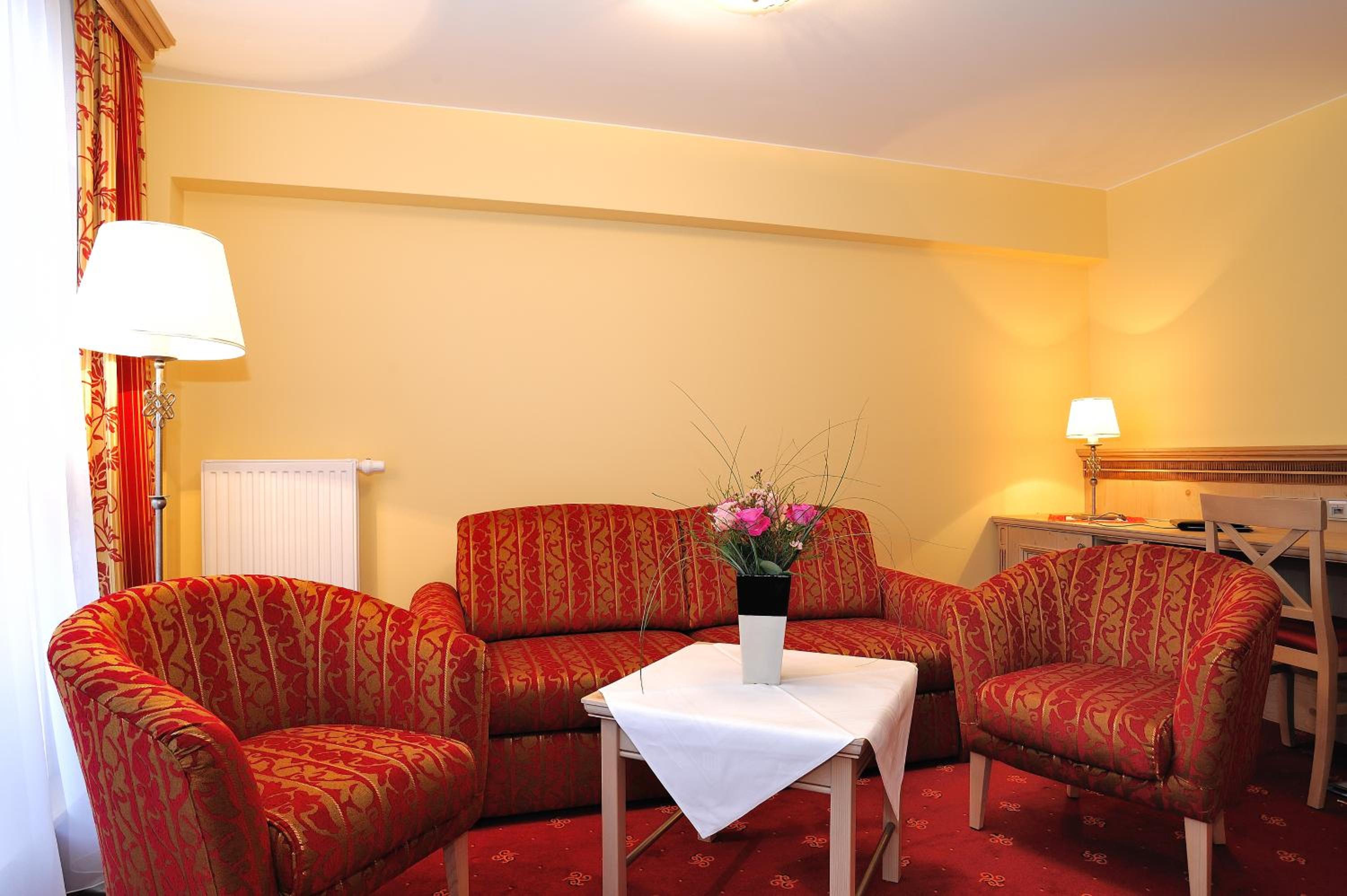Deluxe Family Room - Photo 1