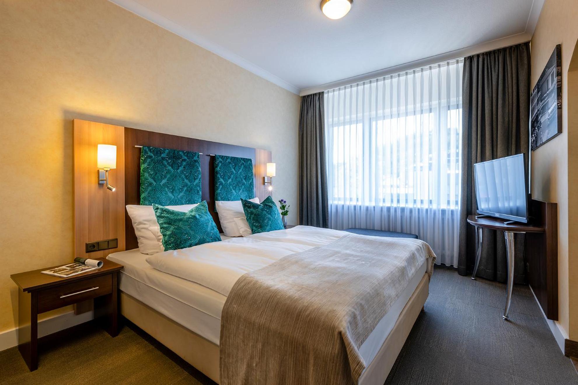 Suite - Photo 9