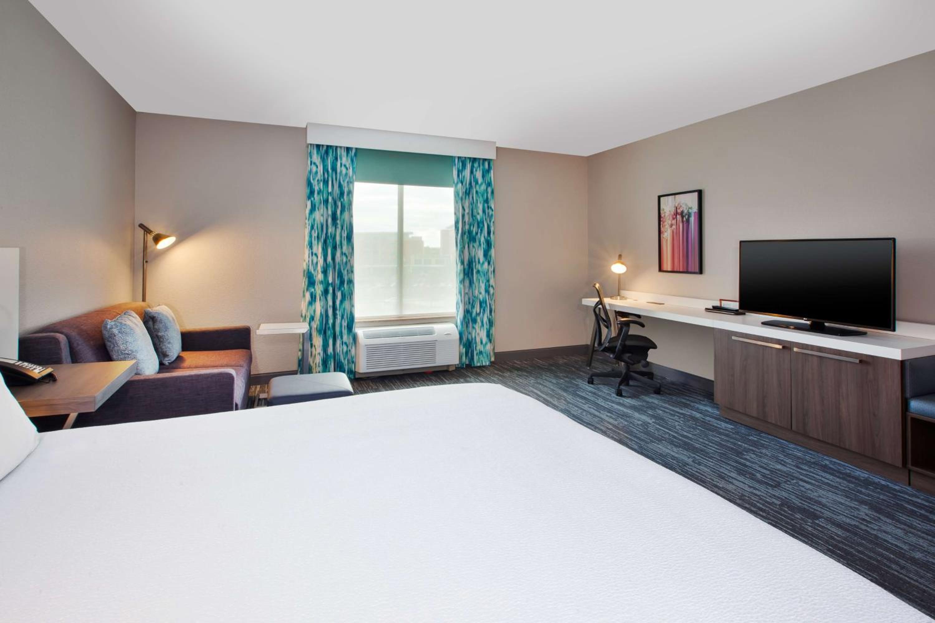 Deluxe King Room - Hearing Accessible