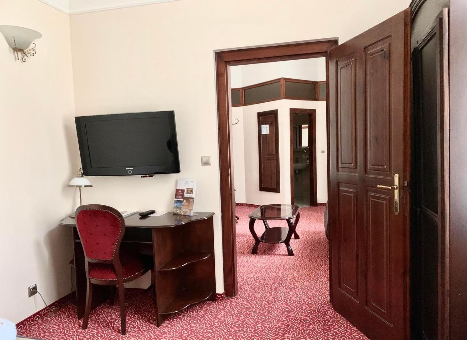 Deluxe Family Room - Photo 7