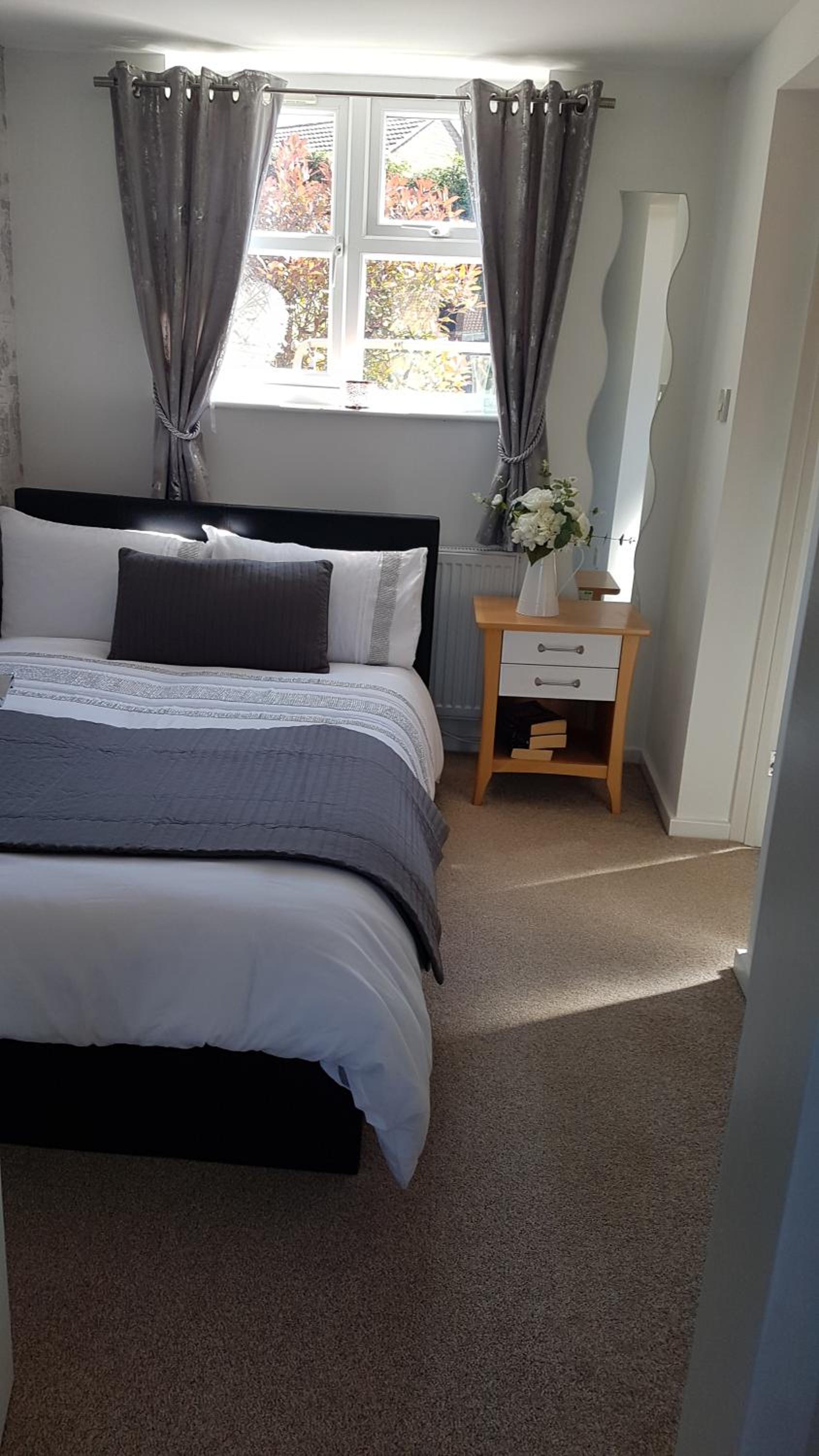 Double Room with Private Bathroom - Photo 4
