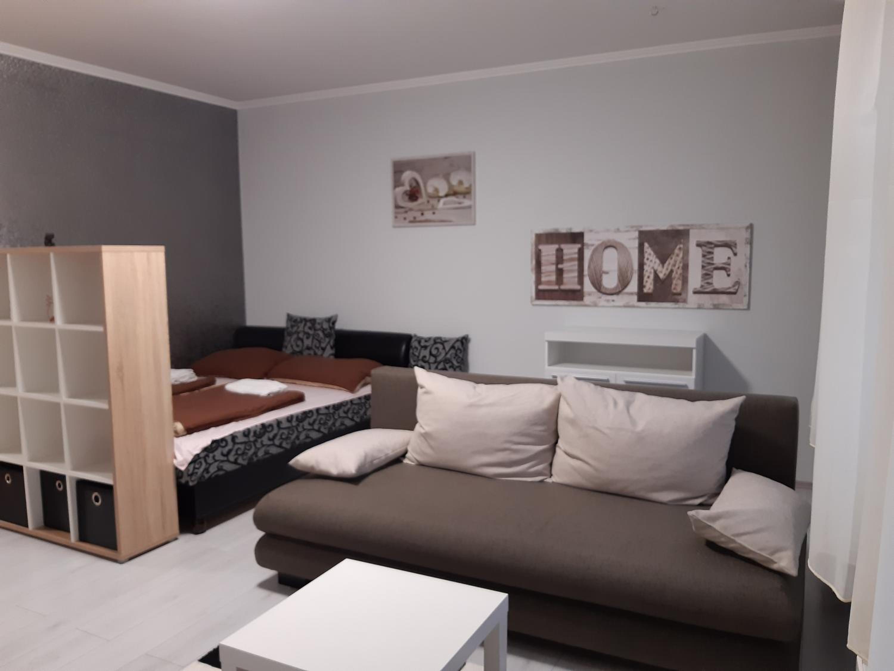 One-Bedroom Apartment photo 1