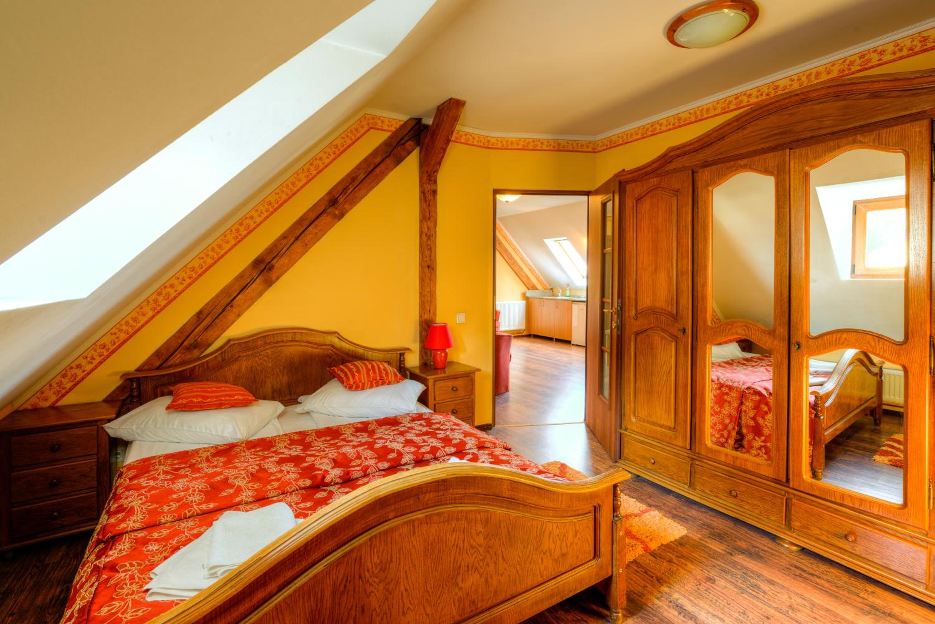 Three-Bedroom Apartment - Photo 16