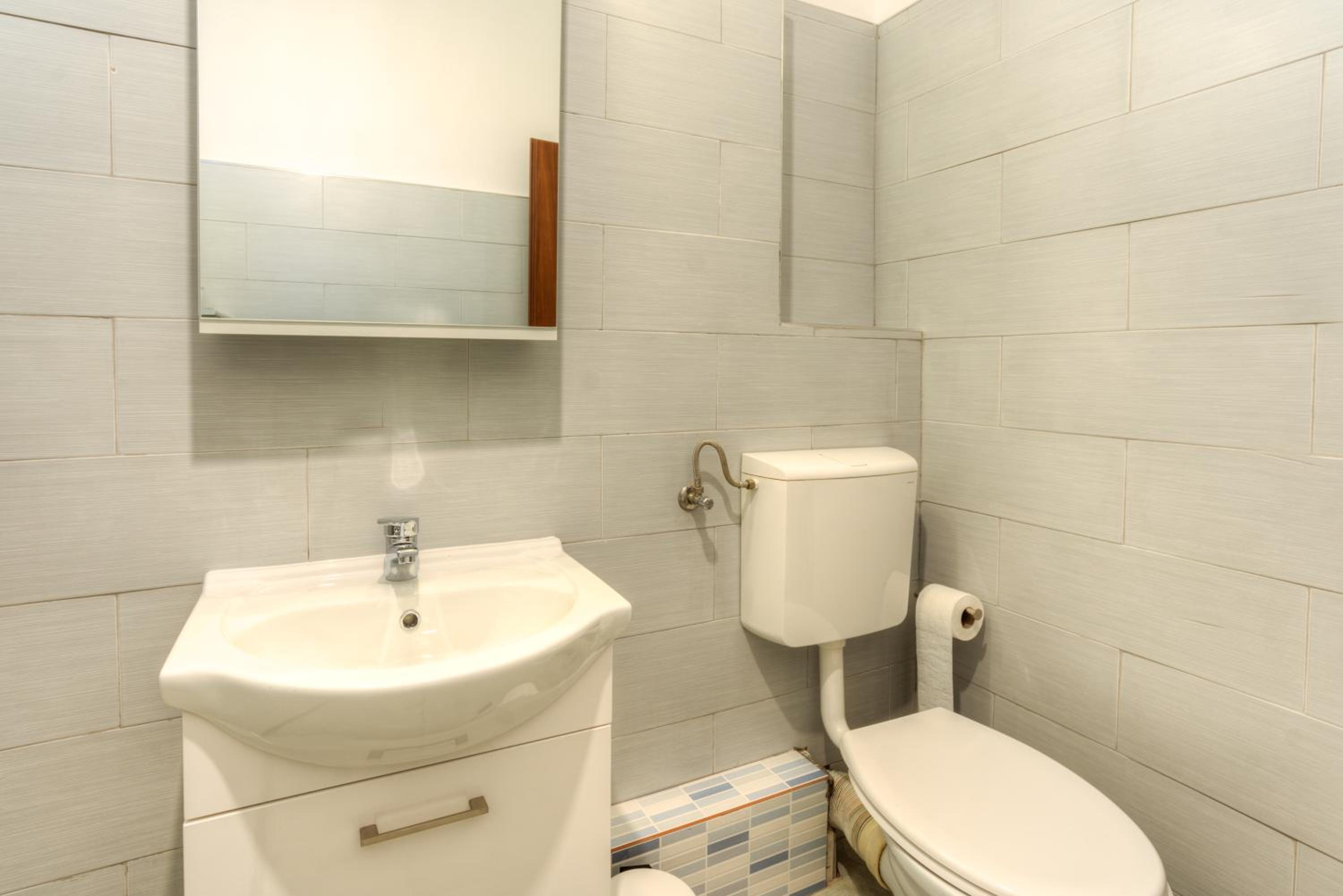 Two-Bedroom Apartment - Photo 3