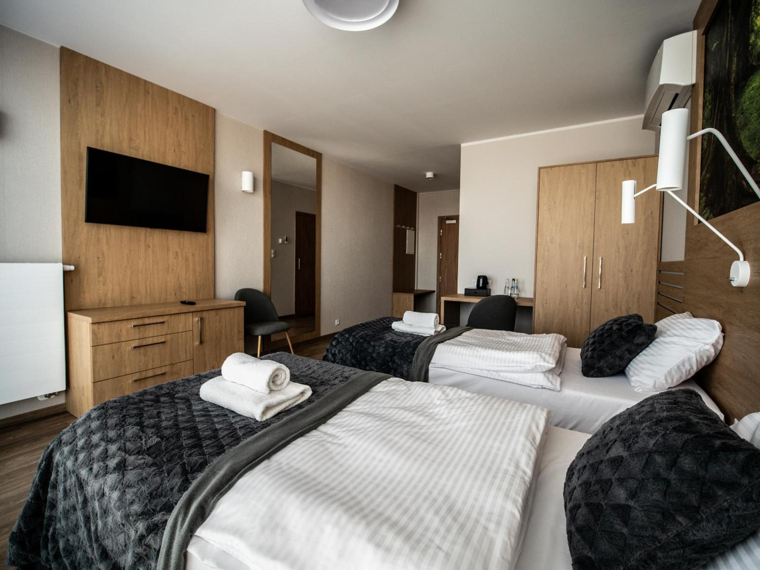 Standard Twin Room - Photo 2