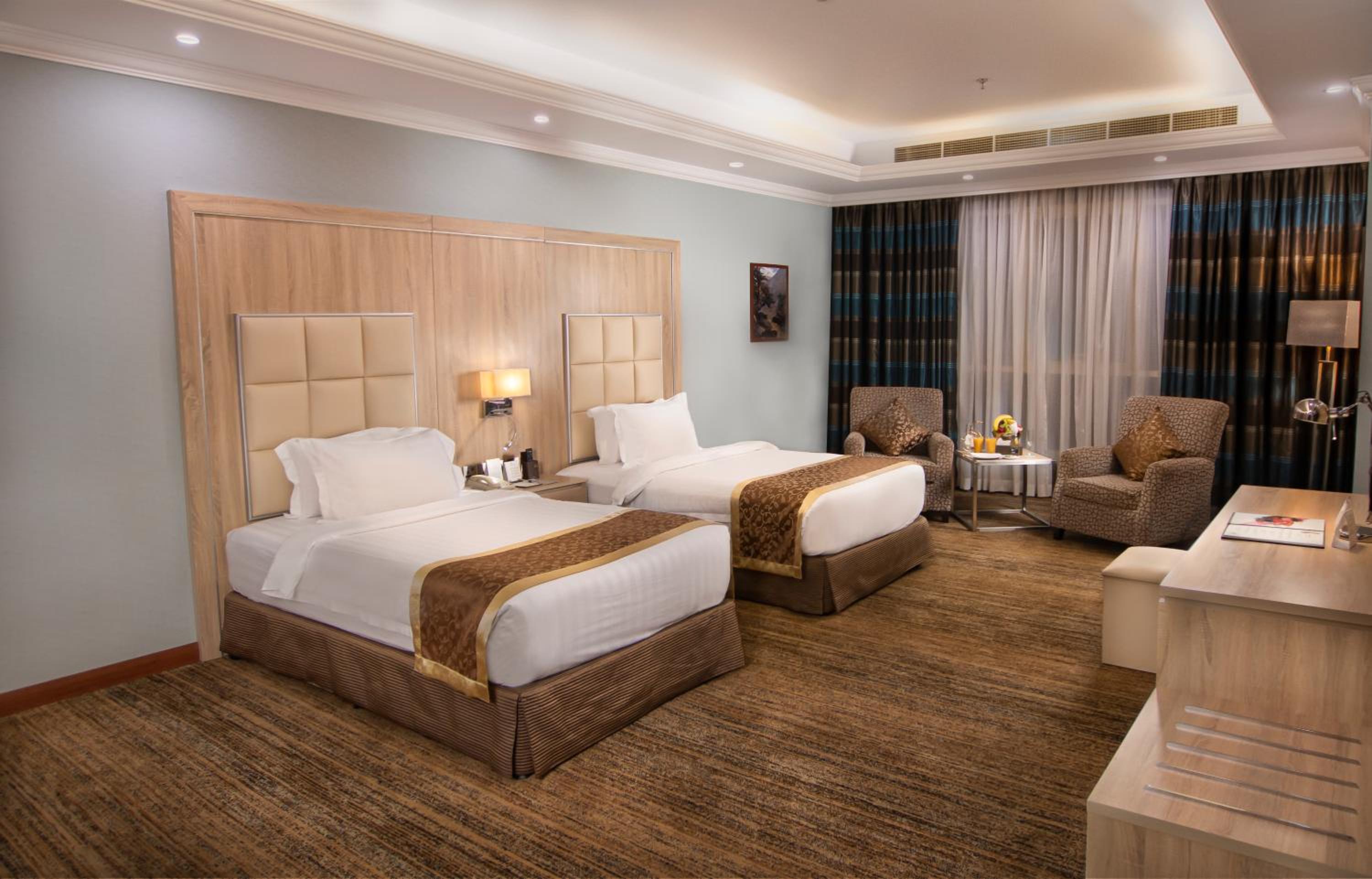 Standard Twin Room City View - Photo 3
