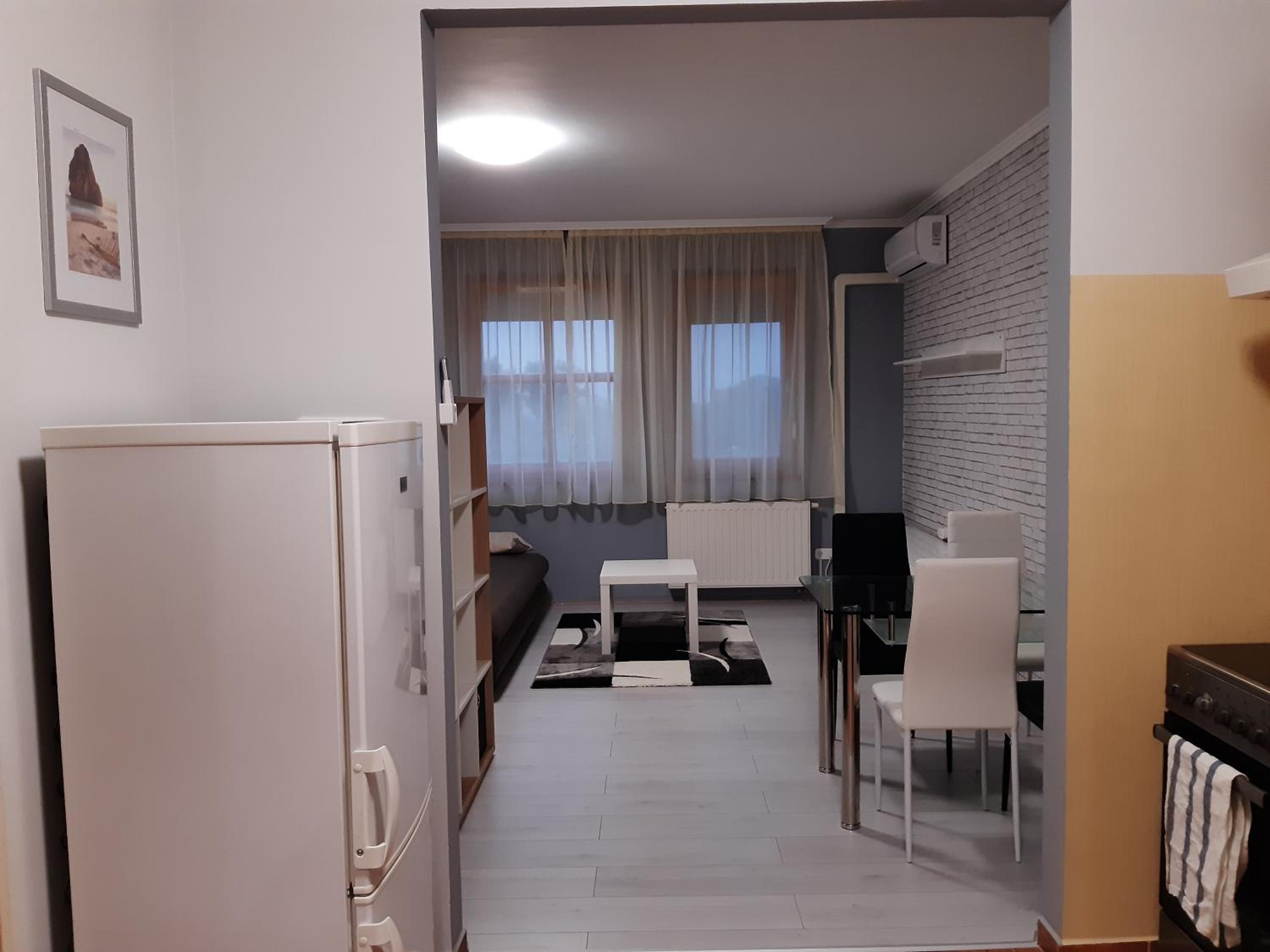 One-Bedroom Apartment photo 2