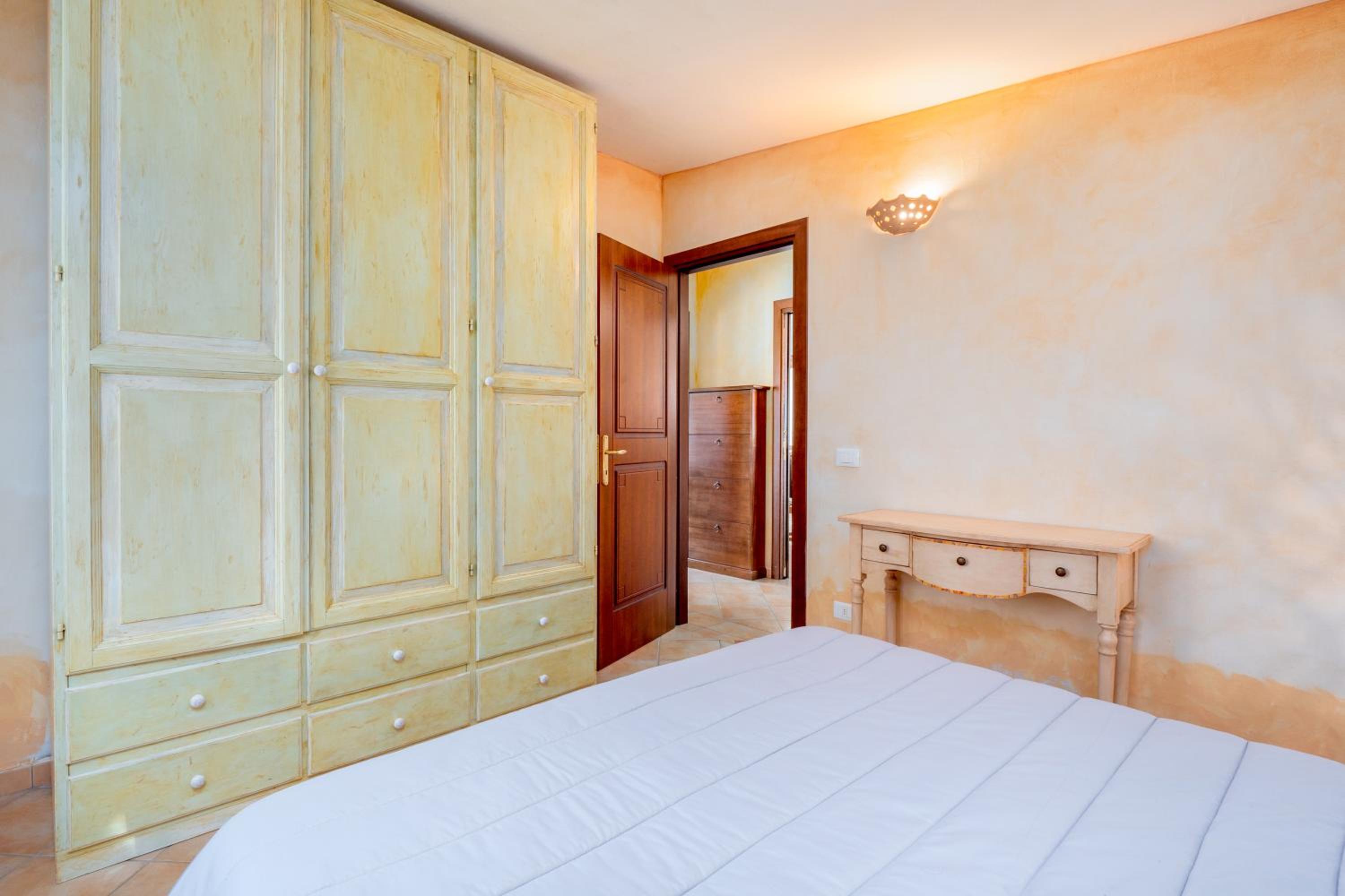 Two-Bedroom House photo 3