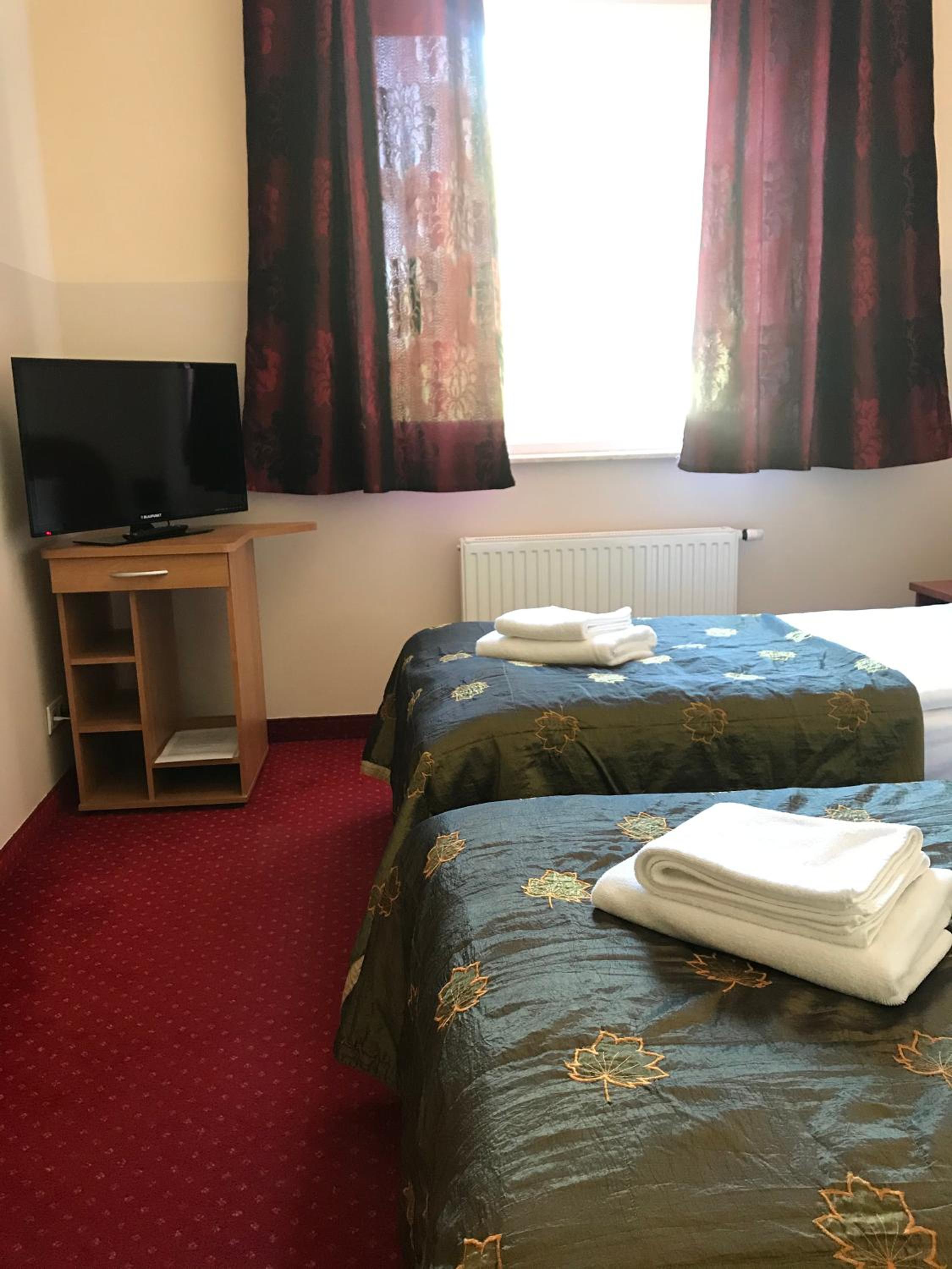 Double Room with Two Double Beds - Photo 1