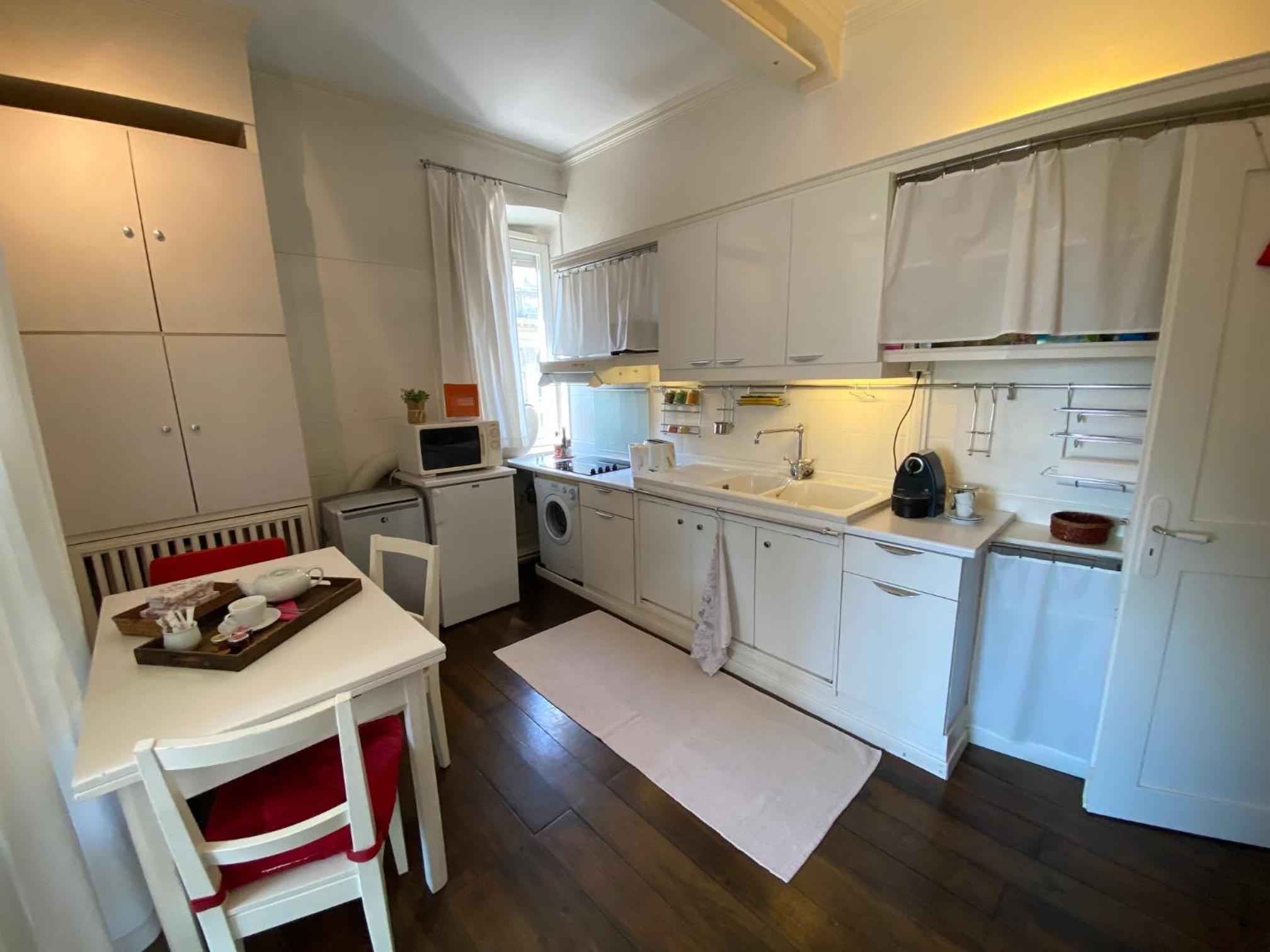 Apartment photo 2