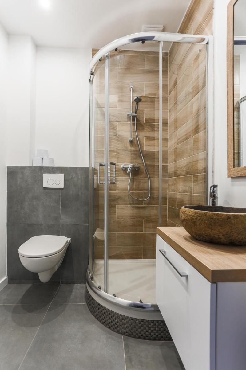 Studio Apartment - Photo 20