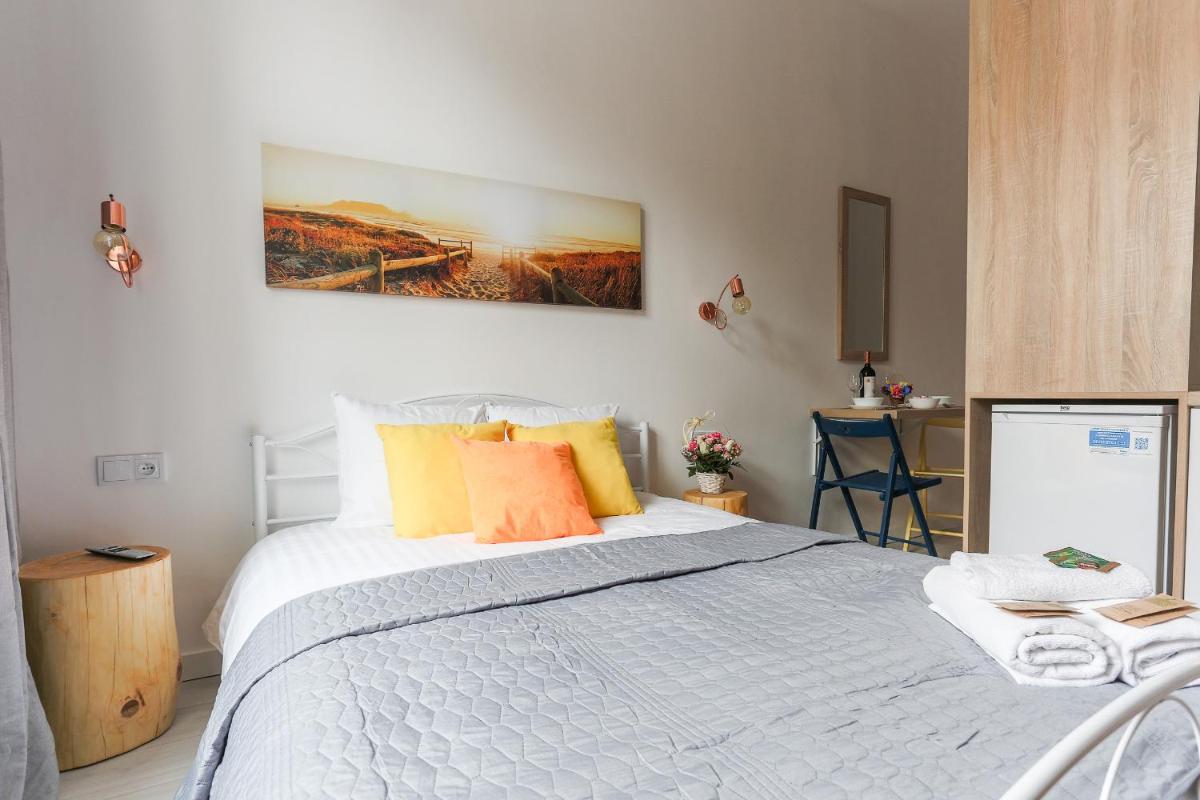 Studio Apartment - Photo 8