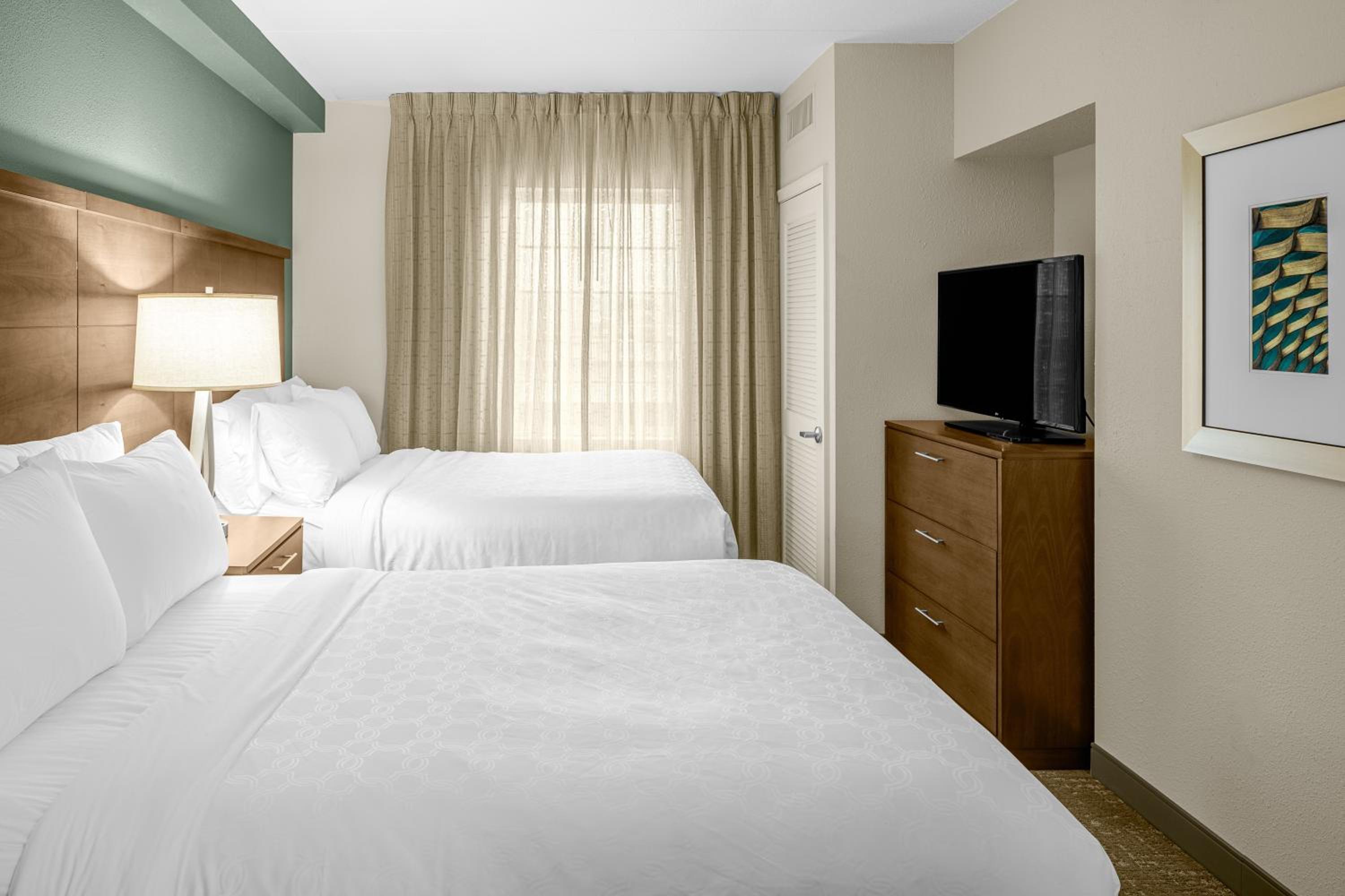 One-Bedroom Double Suite - Non-Smoking - Photo 7