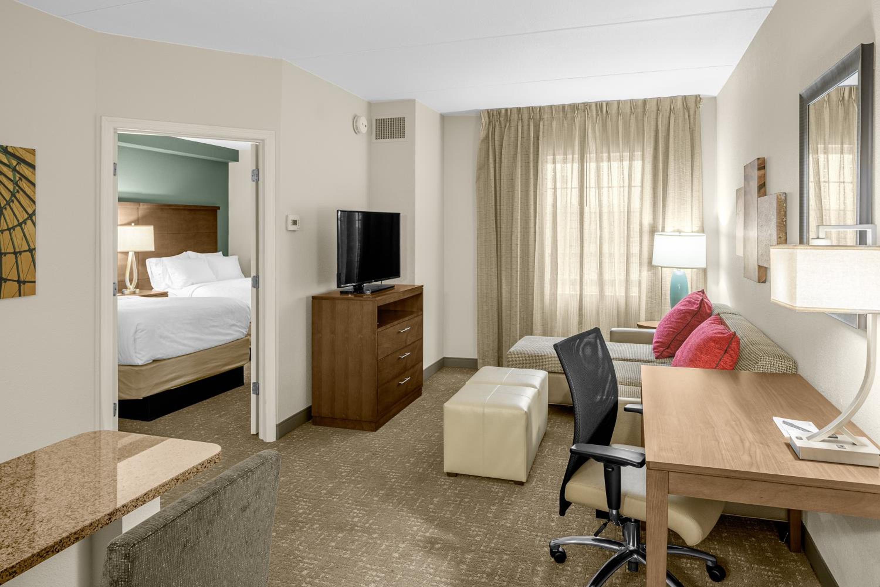 One-Bedroom Double Suite - Non-Smoking - Photo 6