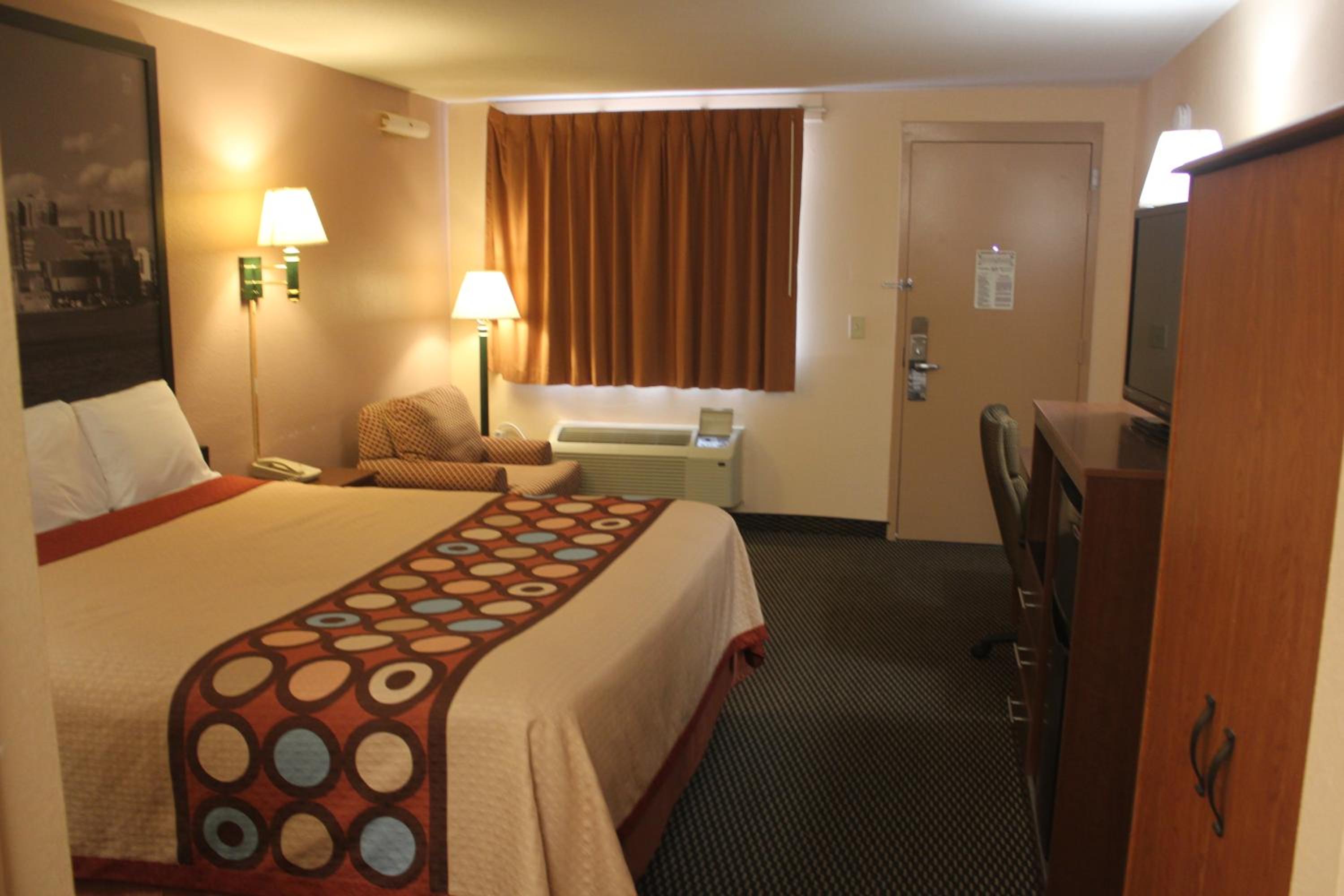 Double Room with Two Double Beds - Smoking - Photo 3