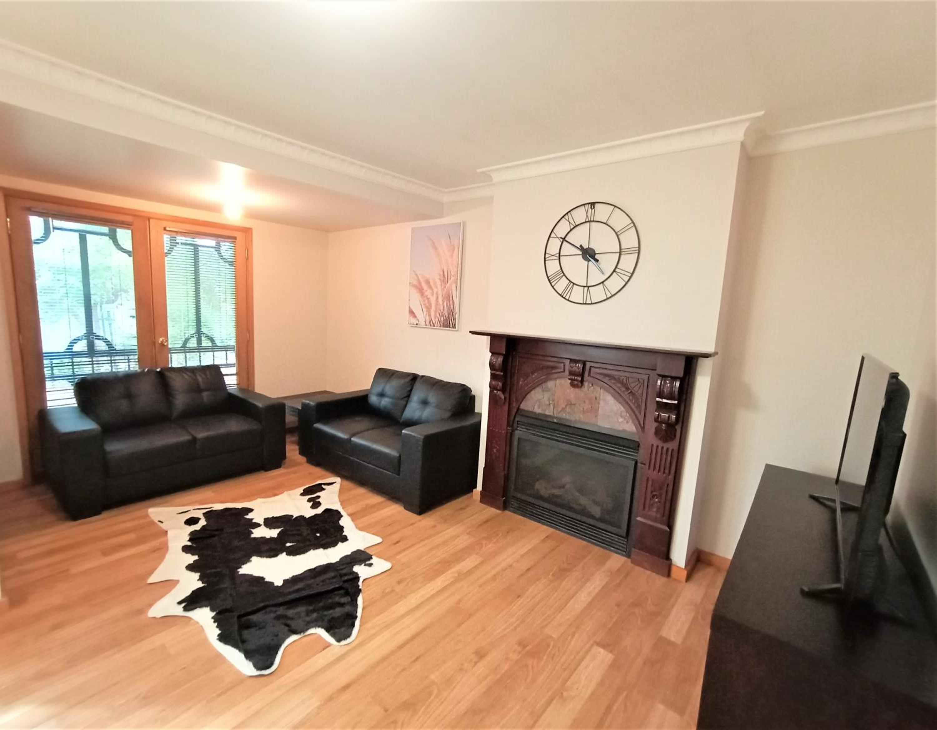 Two-Bedroom Apartment - Photo 4