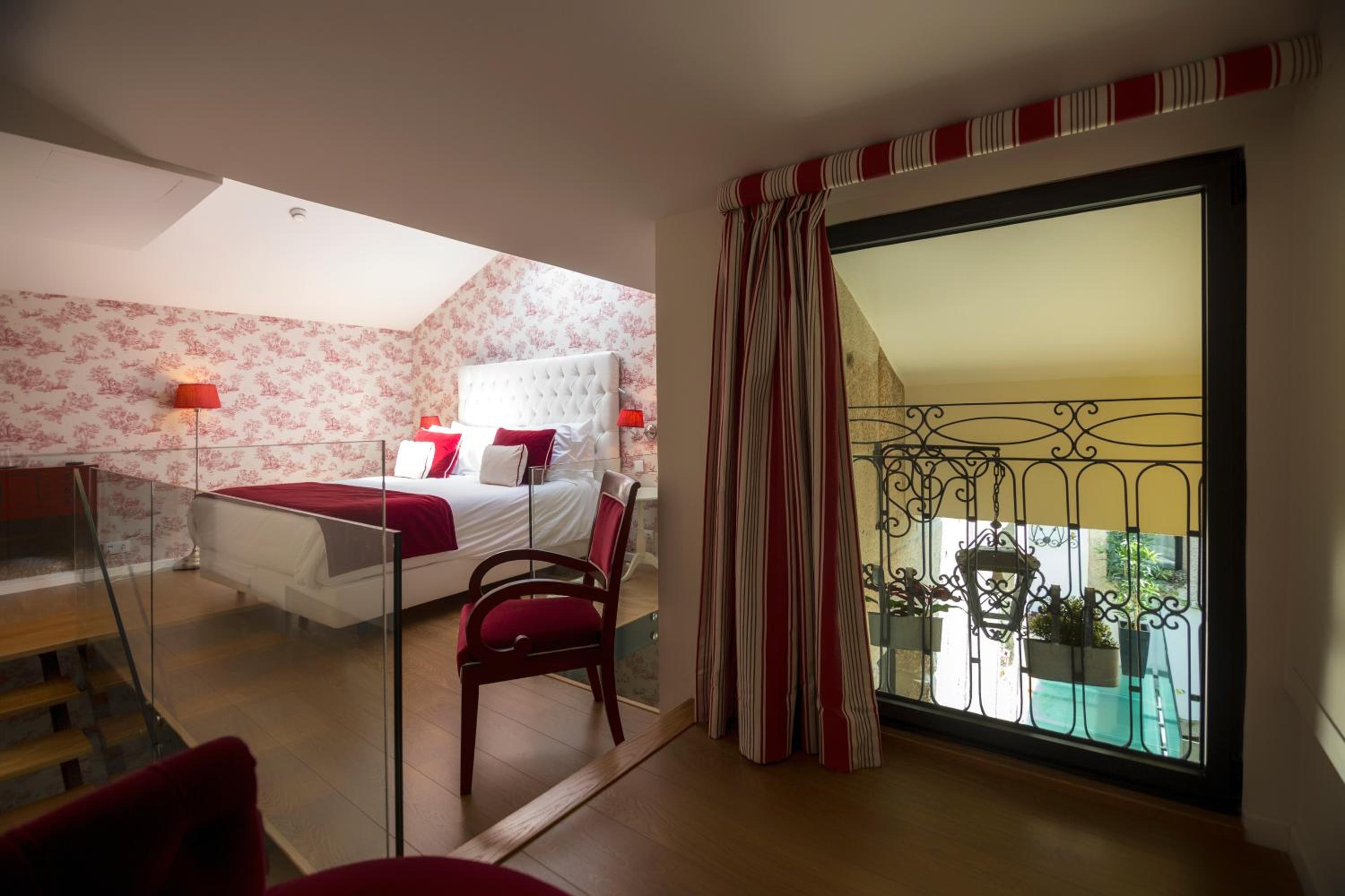 Suite - Photo 1