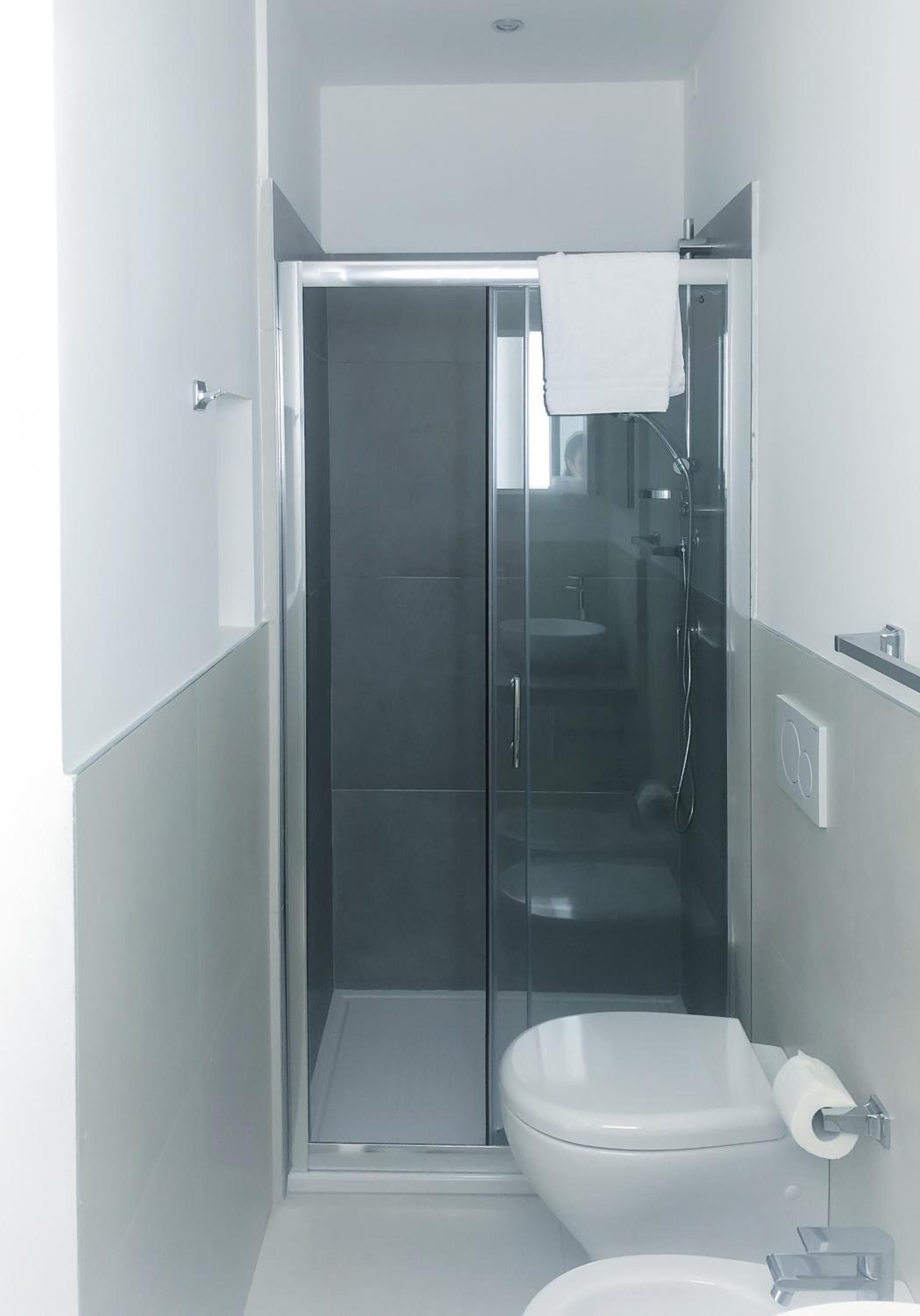 Standard Double Room - Photo 7