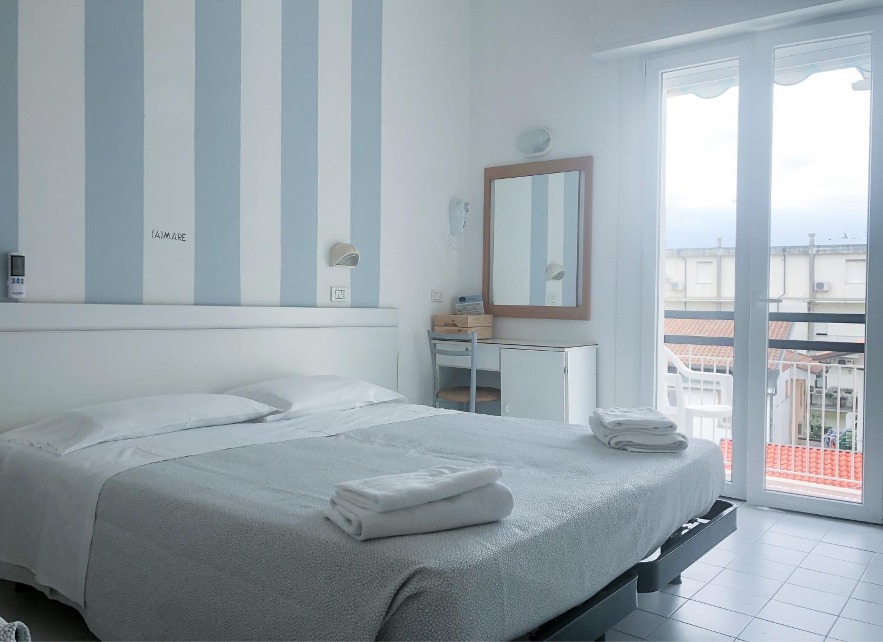 Standard Triple Room - Photo 13