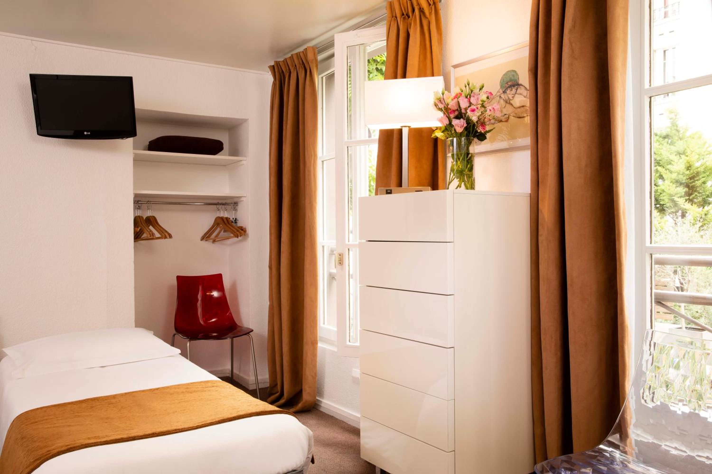 Single Room photo 3