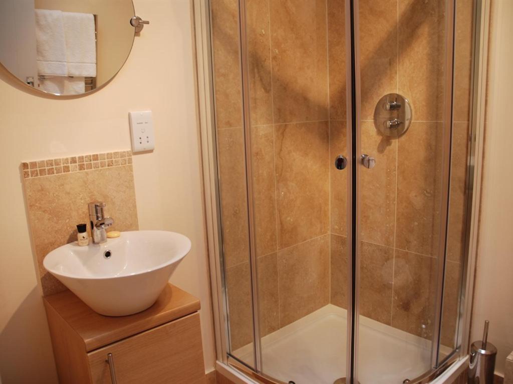 Deluxe King Room - Photo 4