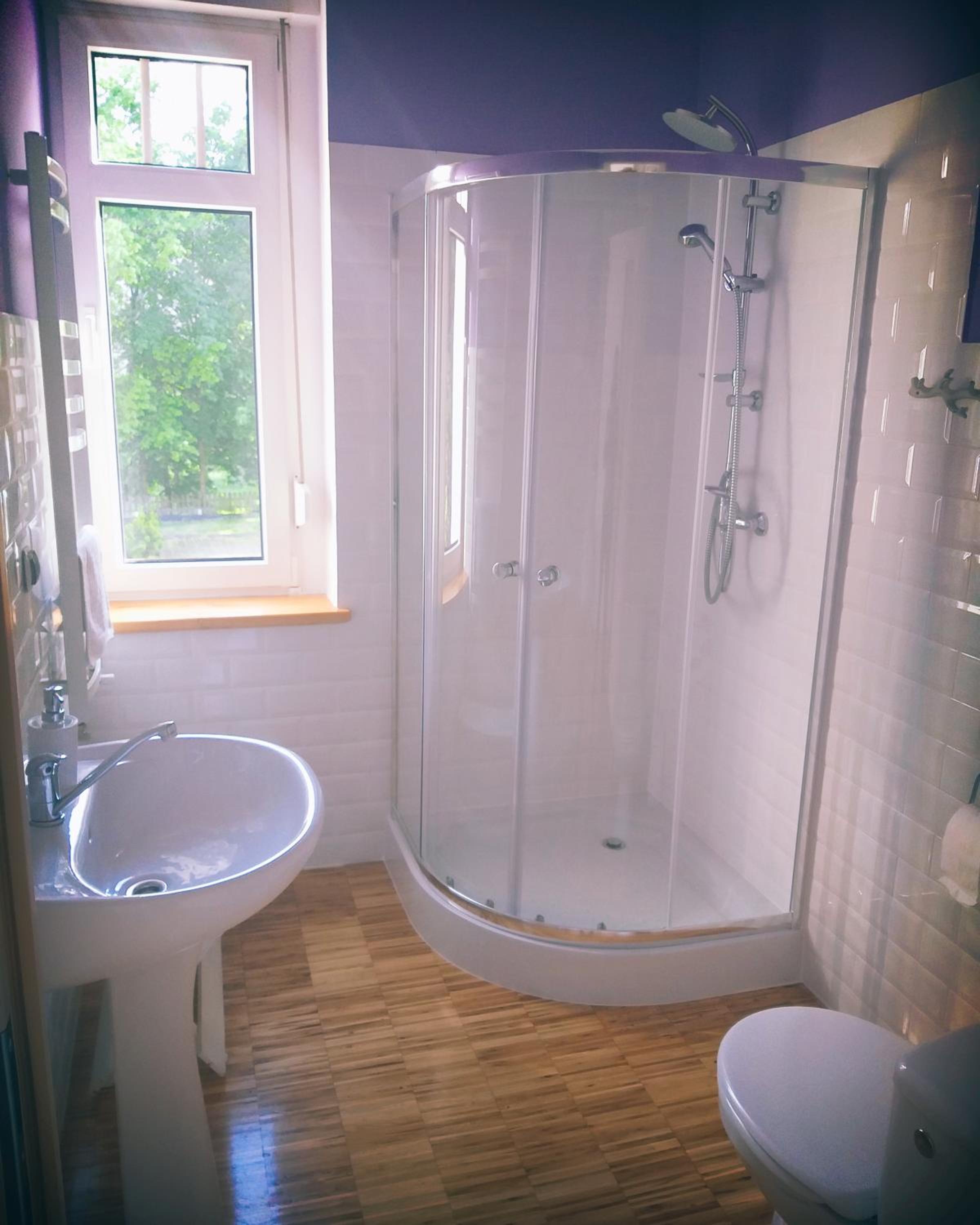 Large Double Room - Photo 8
