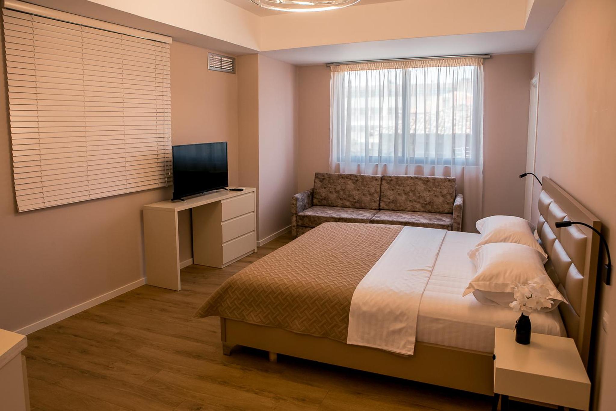 Large Double Room photo 1