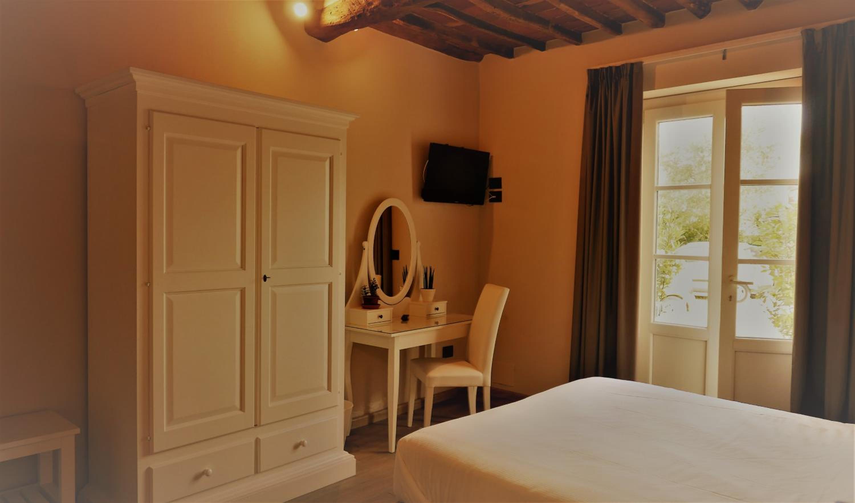 Double or Twin Room with Bathroom photo 3