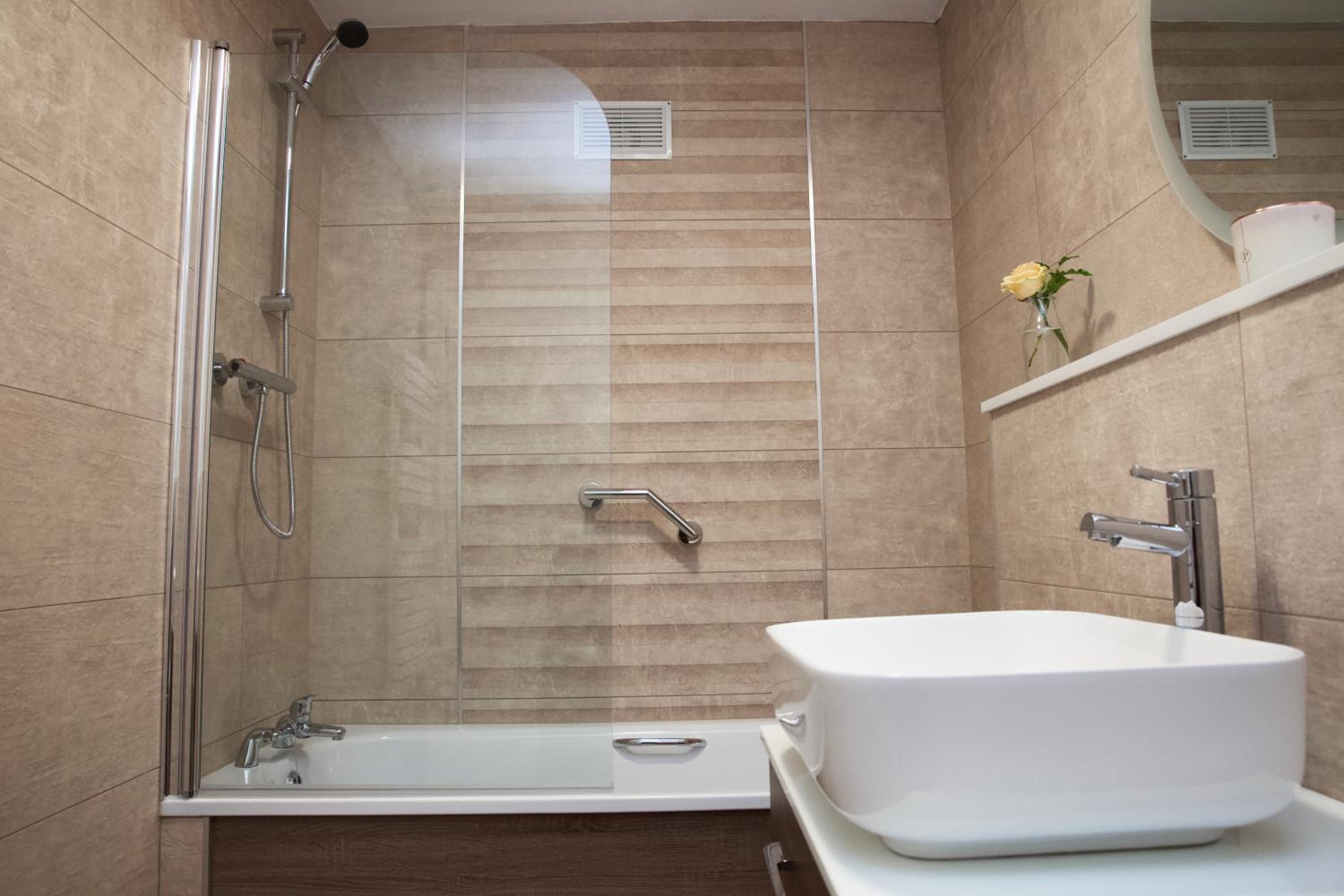 Two-Bedroom Apartment - Photo 4