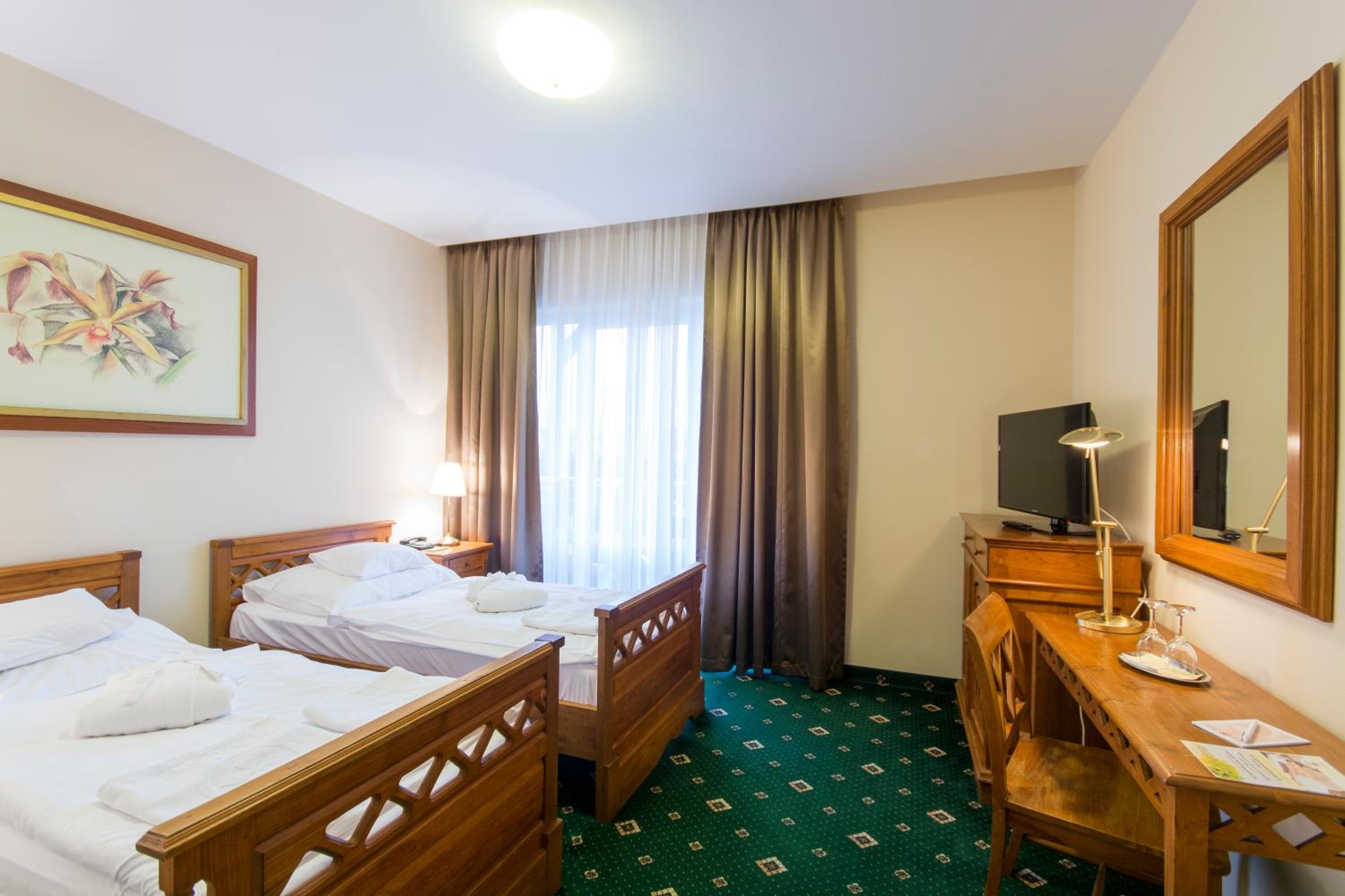 Standard Double or Twin Room photo 2