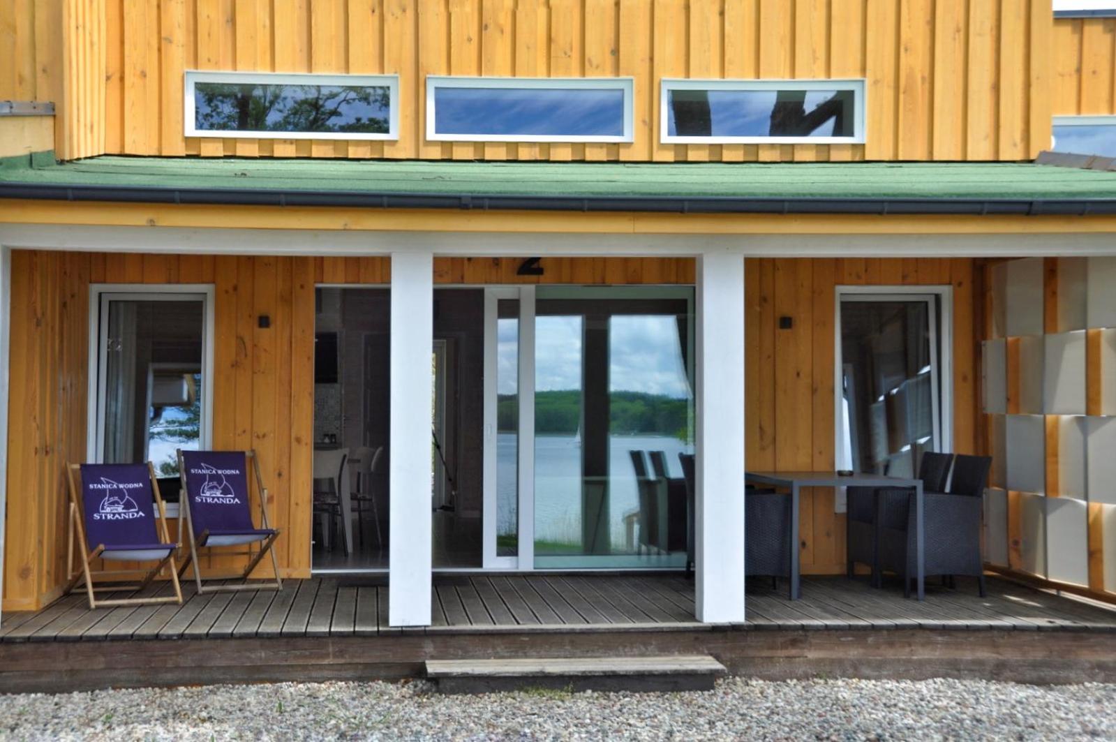One-Bedroom Apartment with Lake View - Photo 11