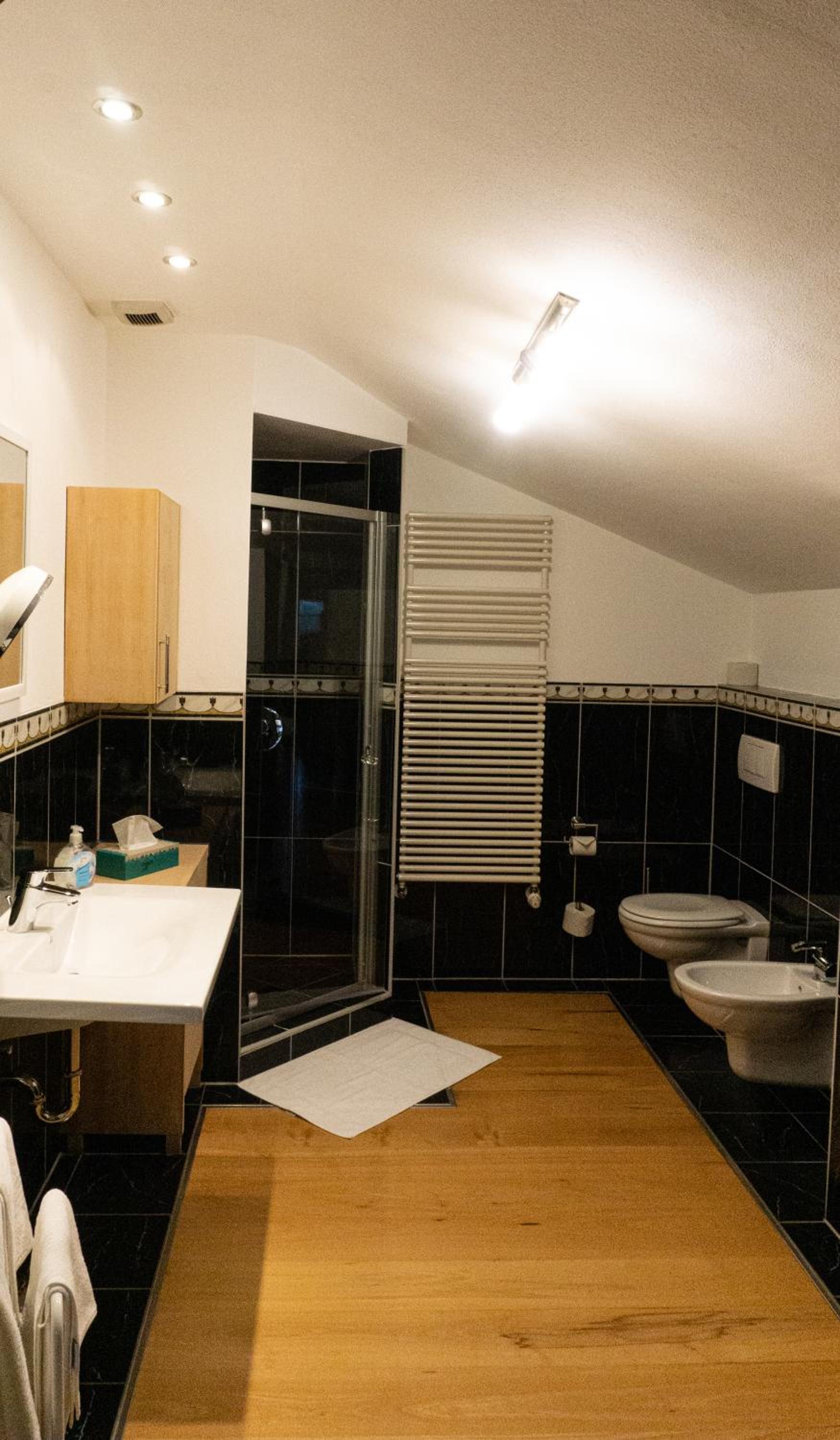 Two-Bedroom Apartment - Photo 25
